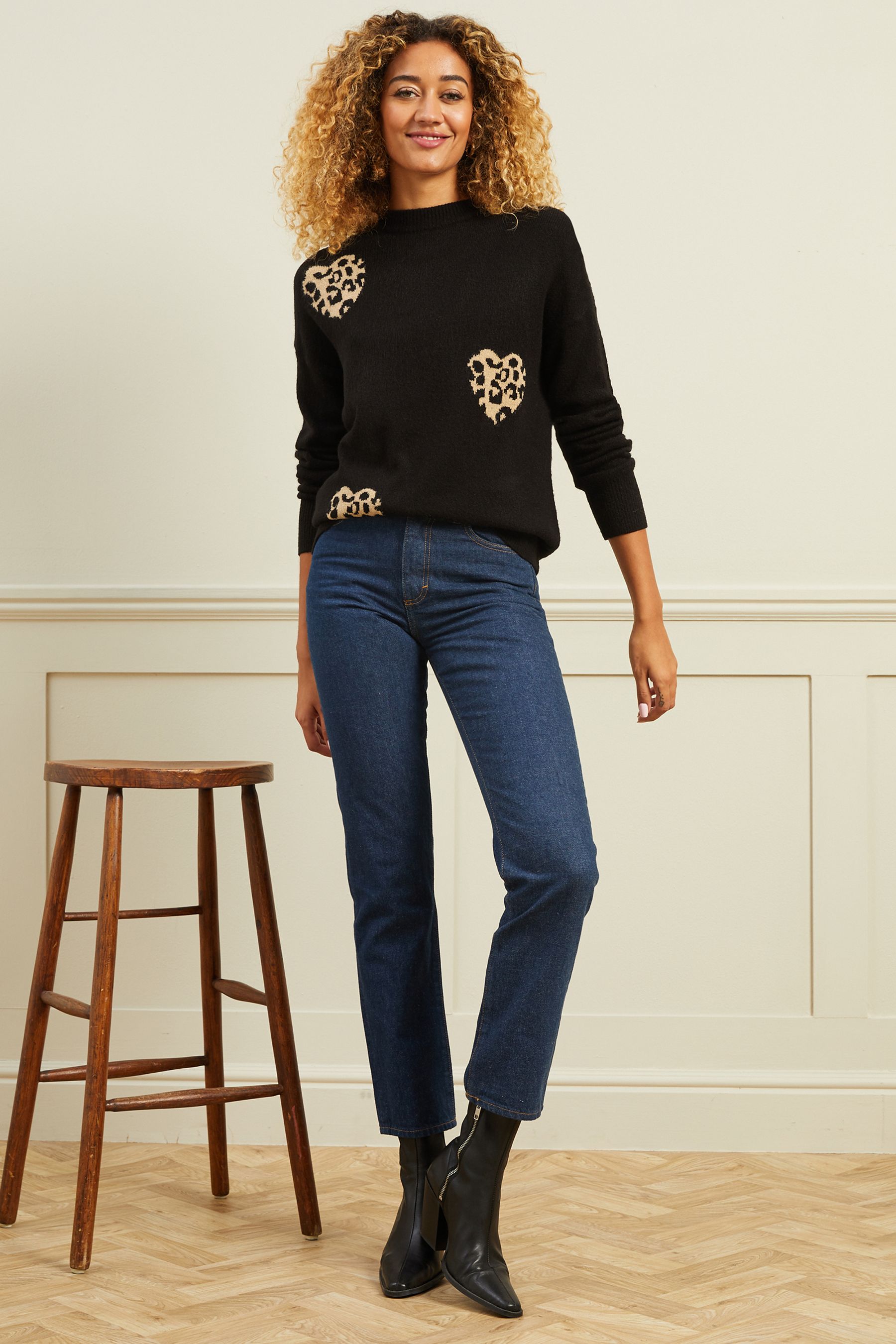 Black heart jumper 2025