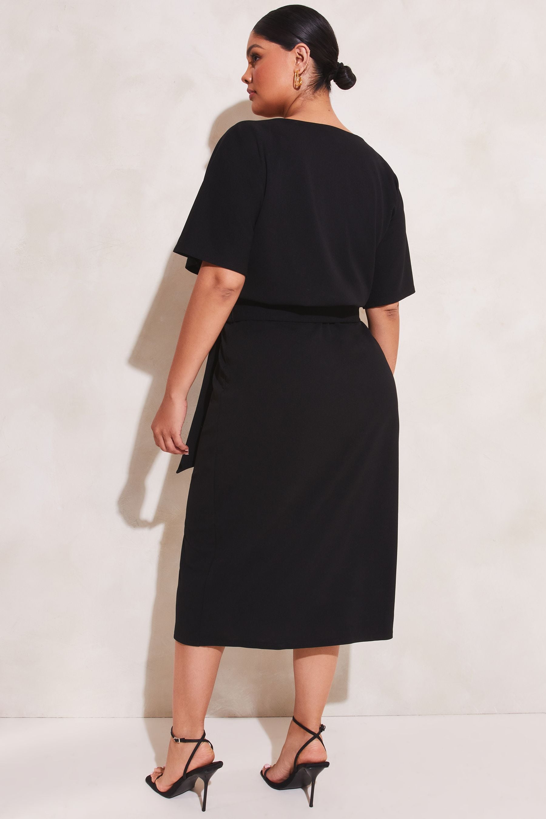 Black midi dress curve discount