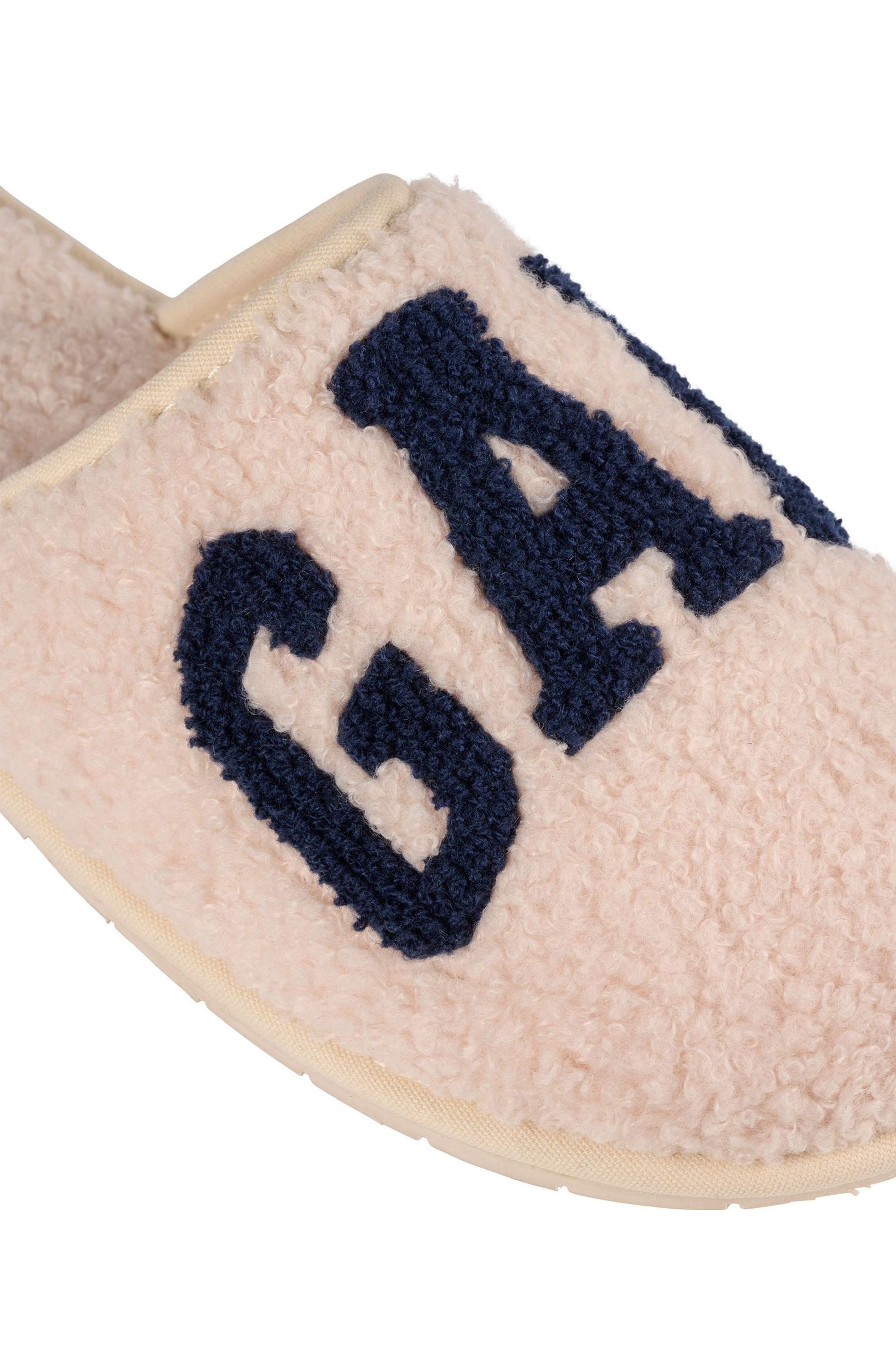 Gap slippers store