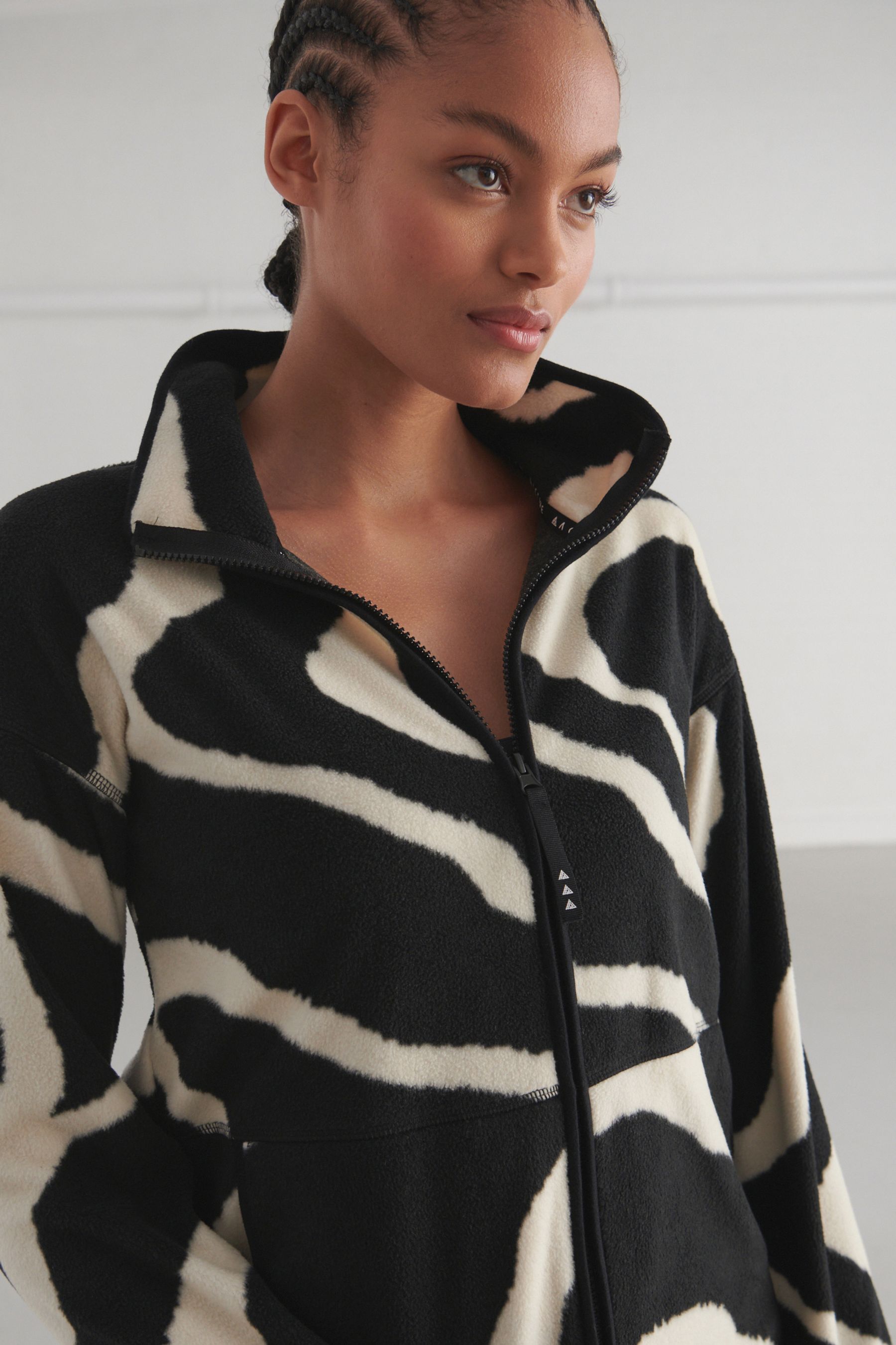 Black White Outdoor Lightweight Fleece