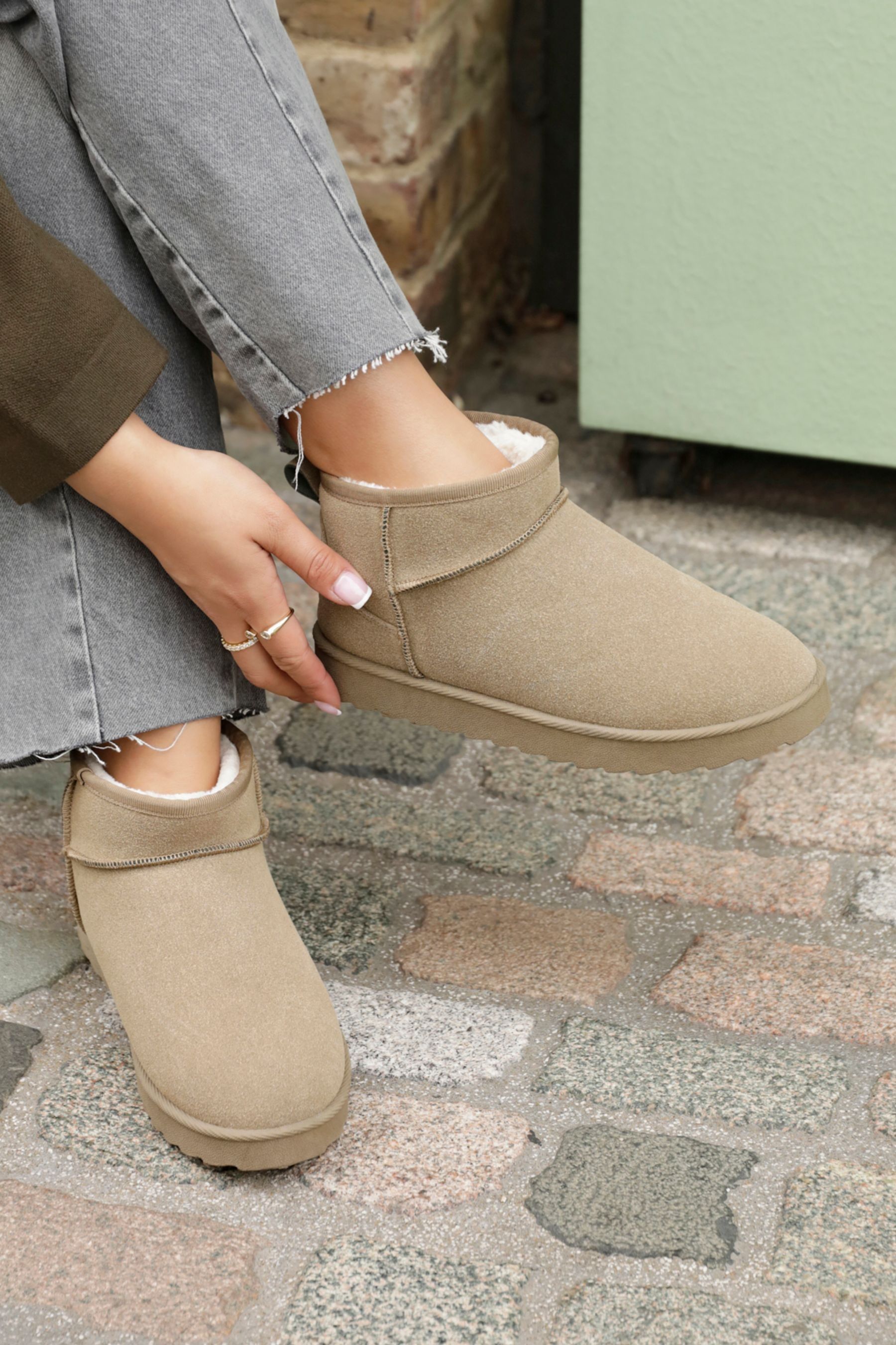 Bowen faux fur boot in moss green store