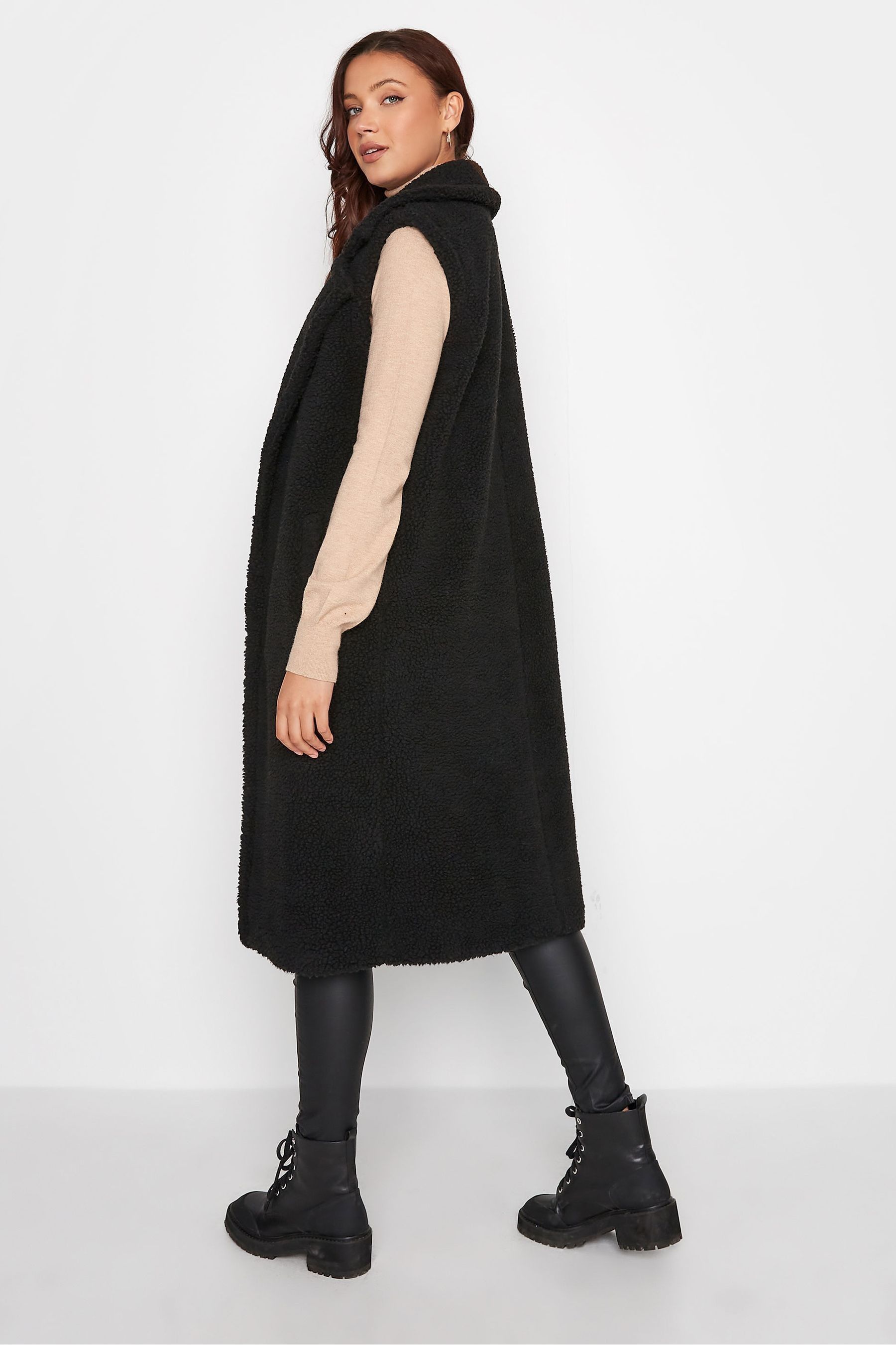 Long sleeveless top gilet
