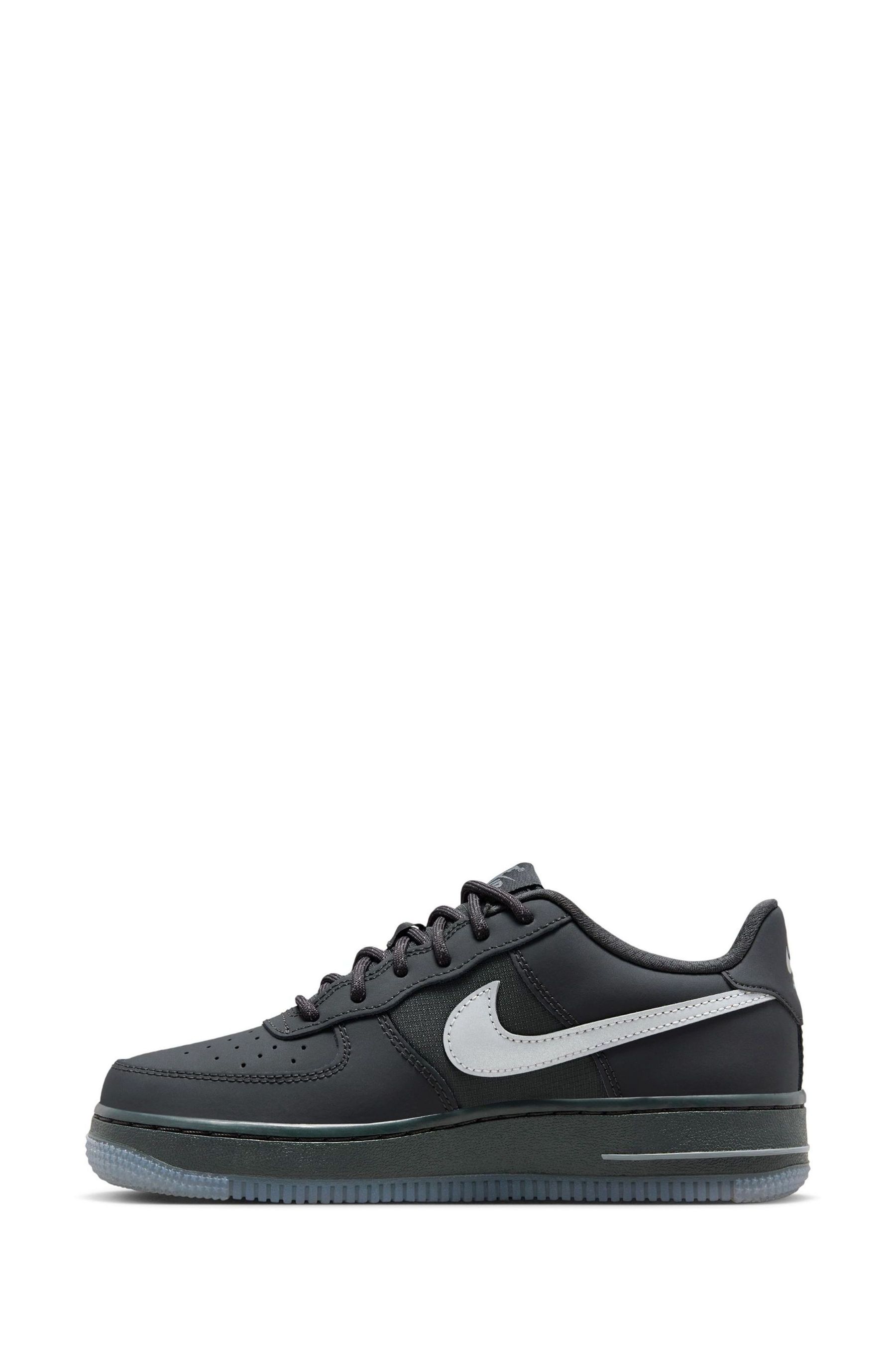 Junior air force 1 white and black outlet