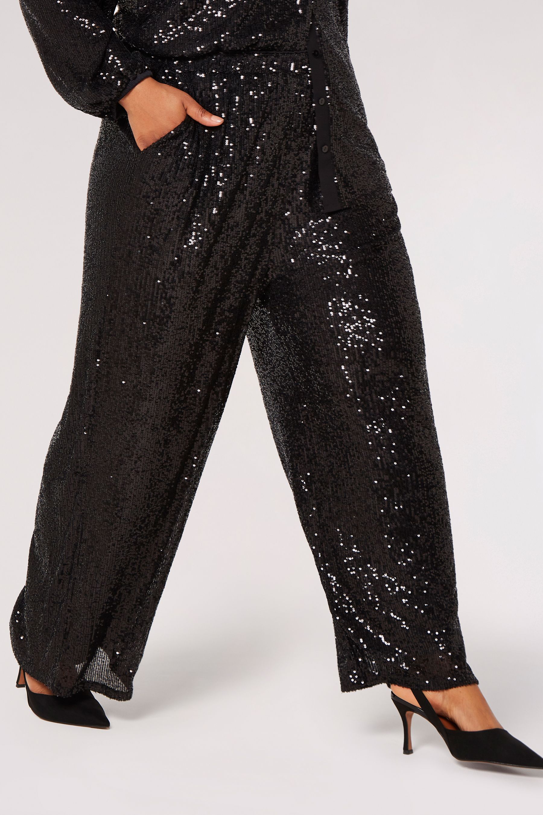 Sequin palazzo 2025