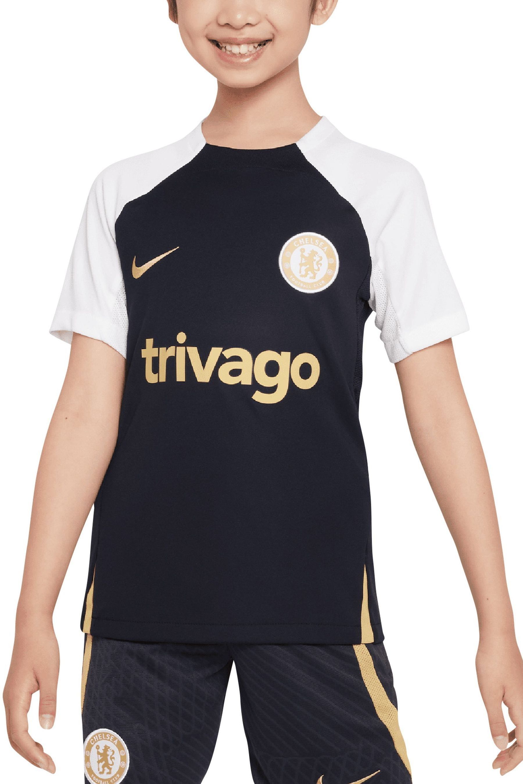 Chelsea strike training top clearance