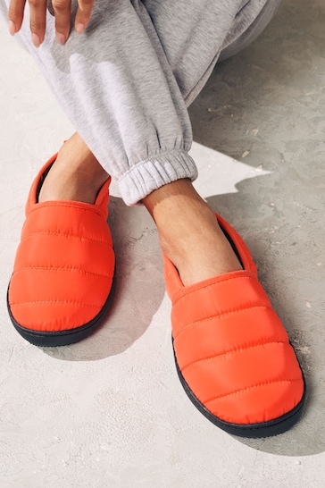 Red Water Repellent Quilted Shoot Slippers