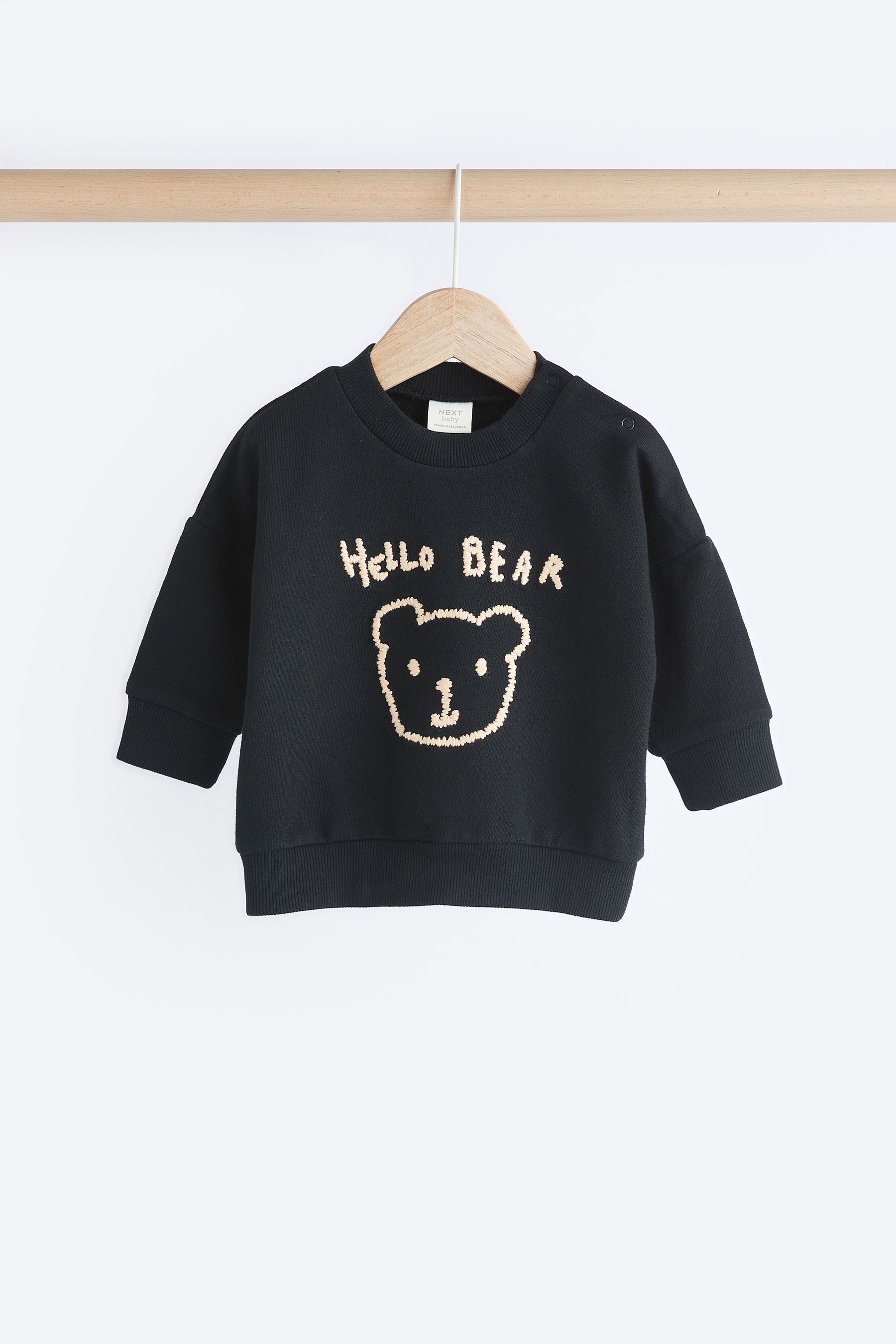 Black bear sweatshirt cheap