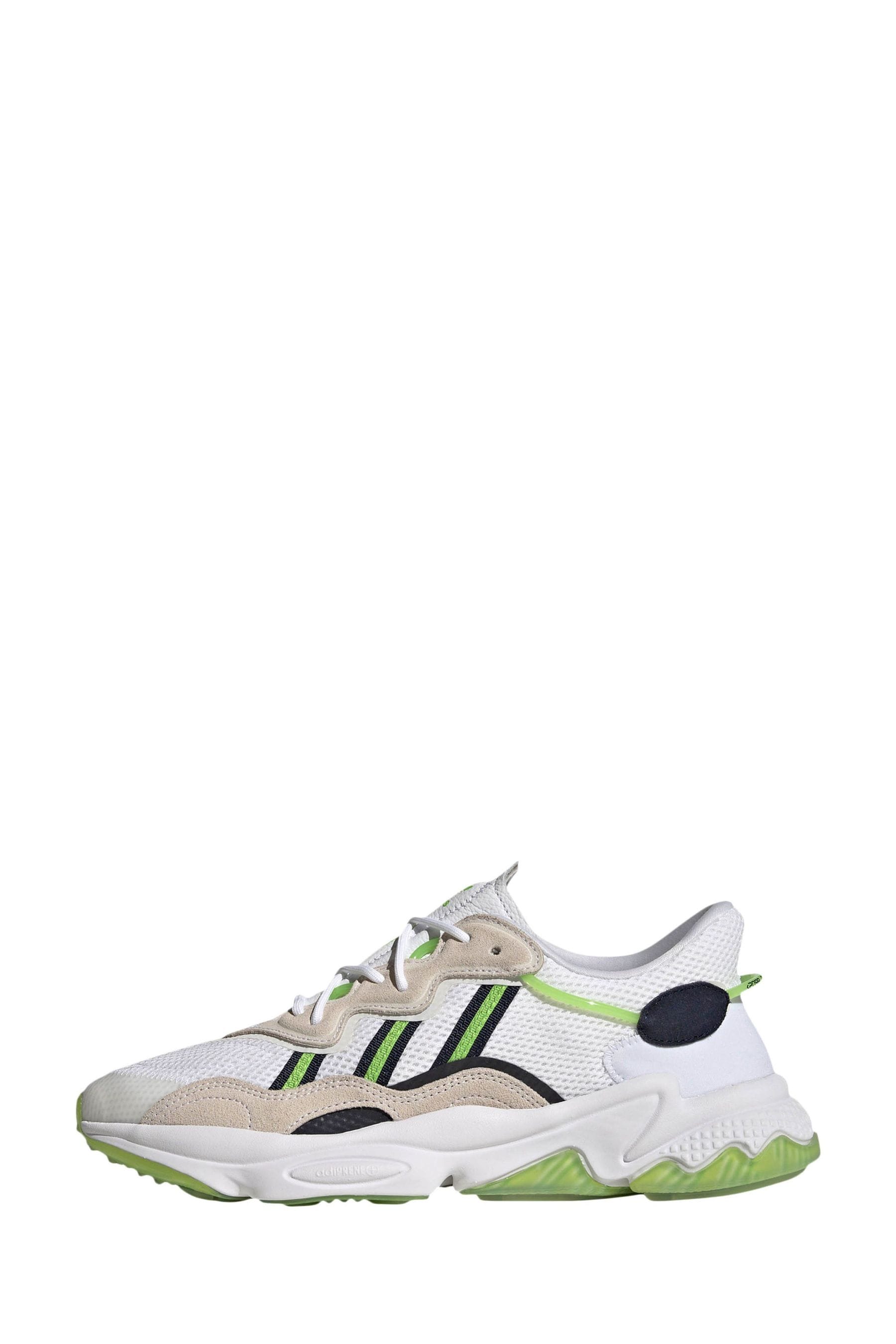 Ozweego x 2025 model