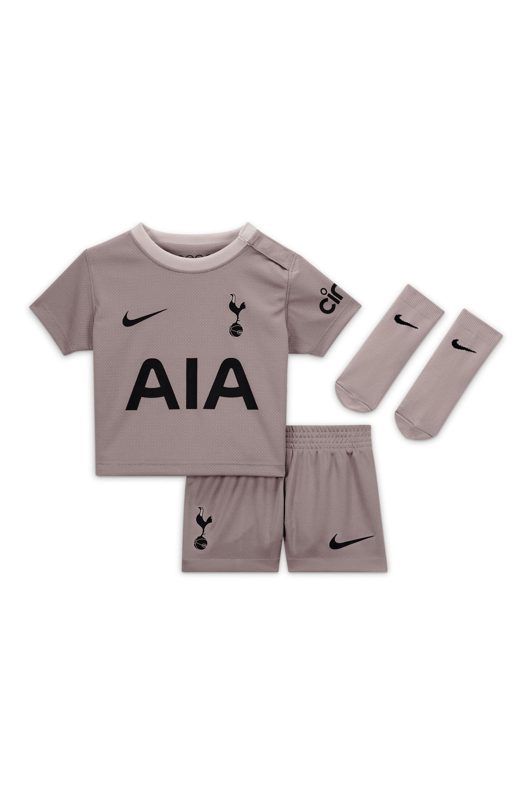 Spurs sales pink kit