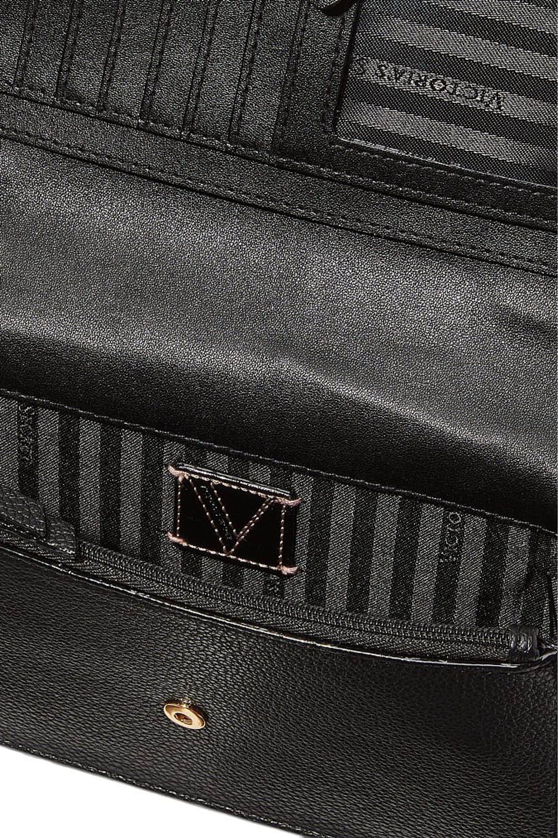 The victoria online tech wristlet
