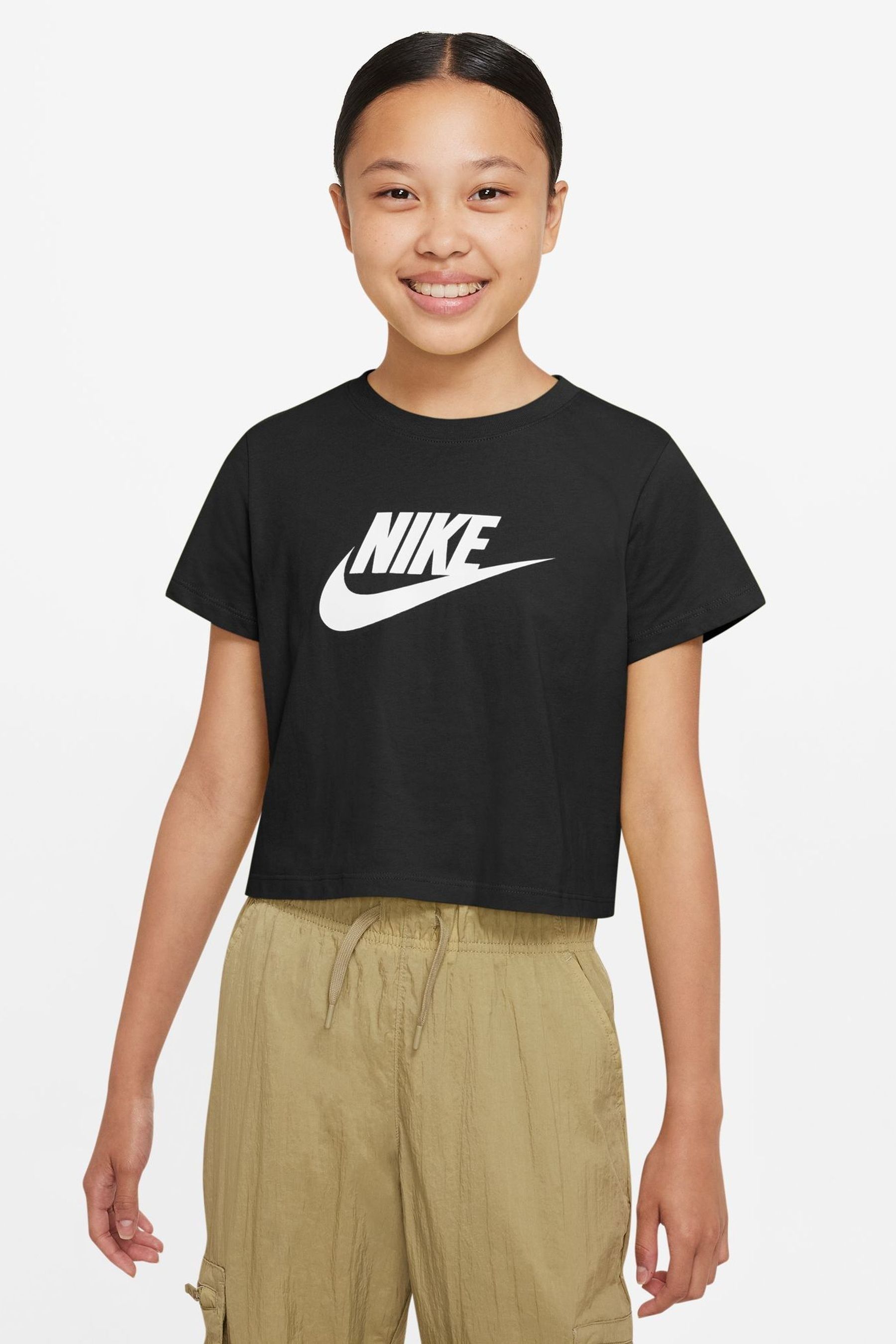 Cropped nike tshirt hotsell