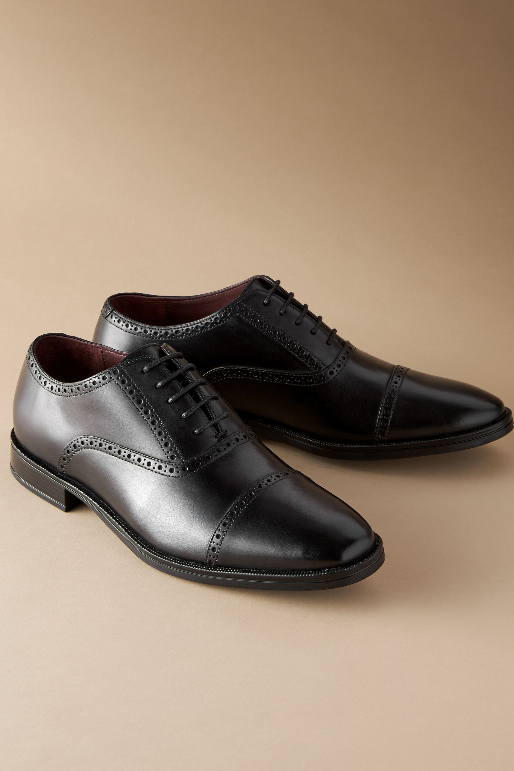 Signature men's brogue cap top toe oxford dress shoes