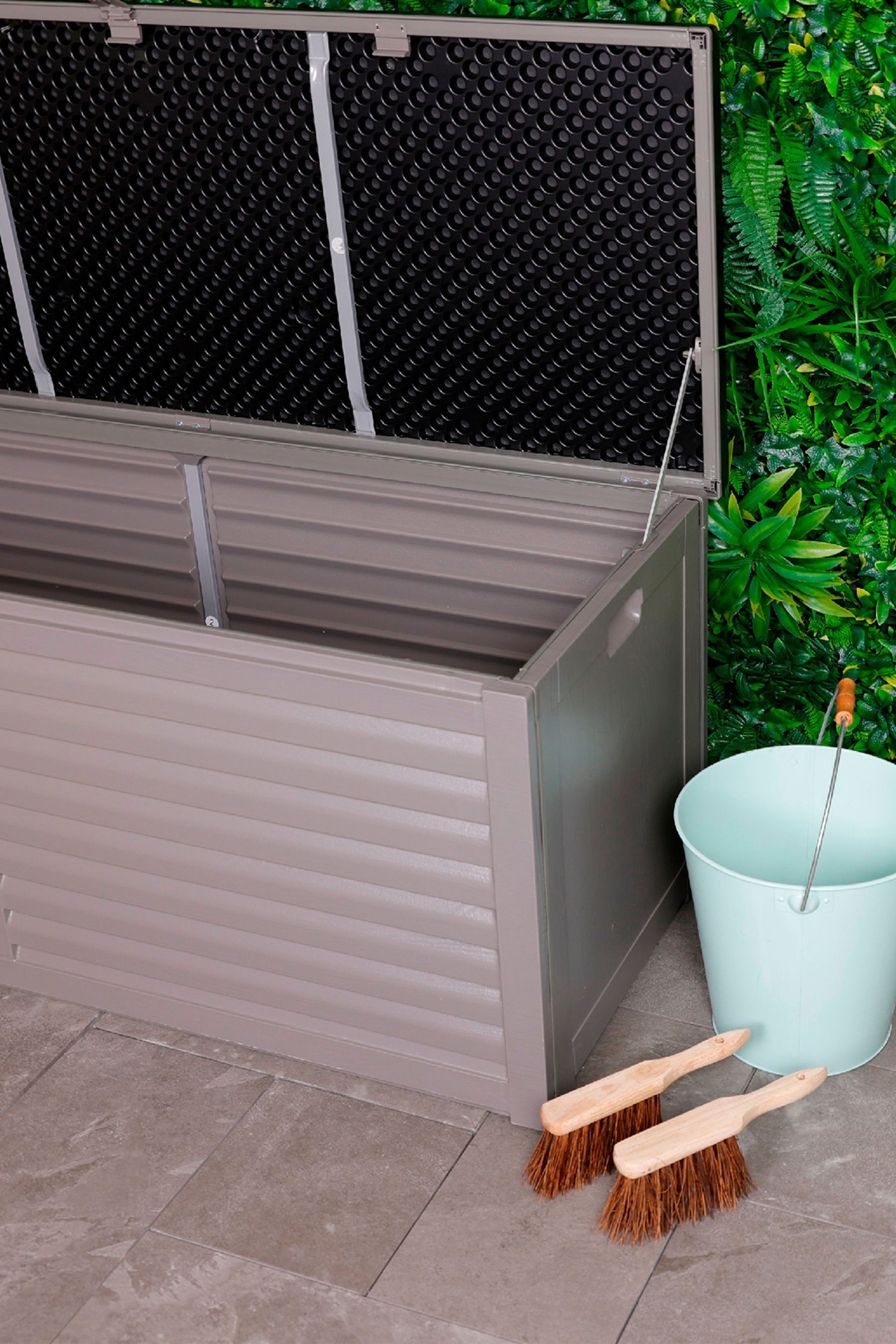 Outdoor storage store box 490l