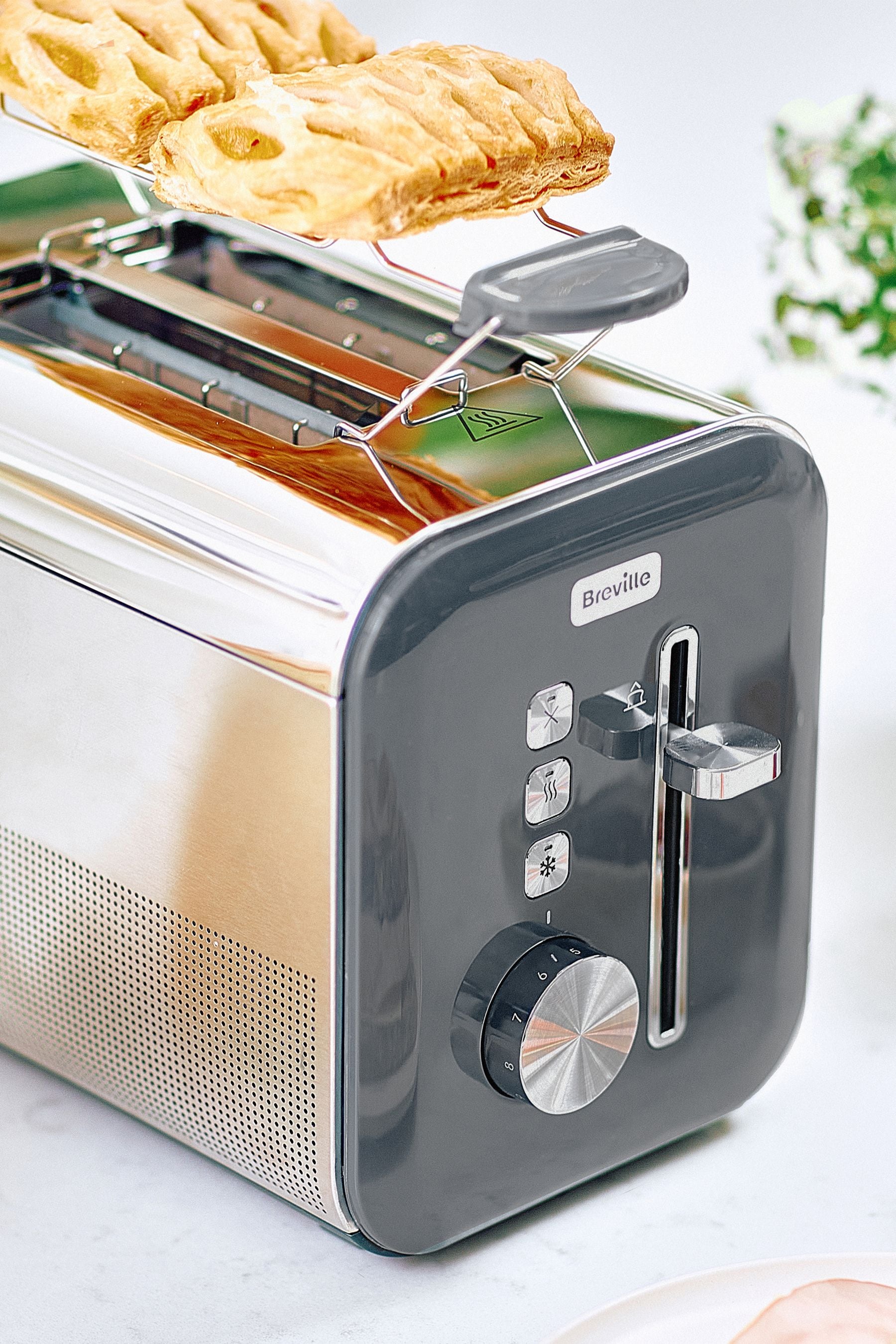 Breville high gloss toaster outlet
