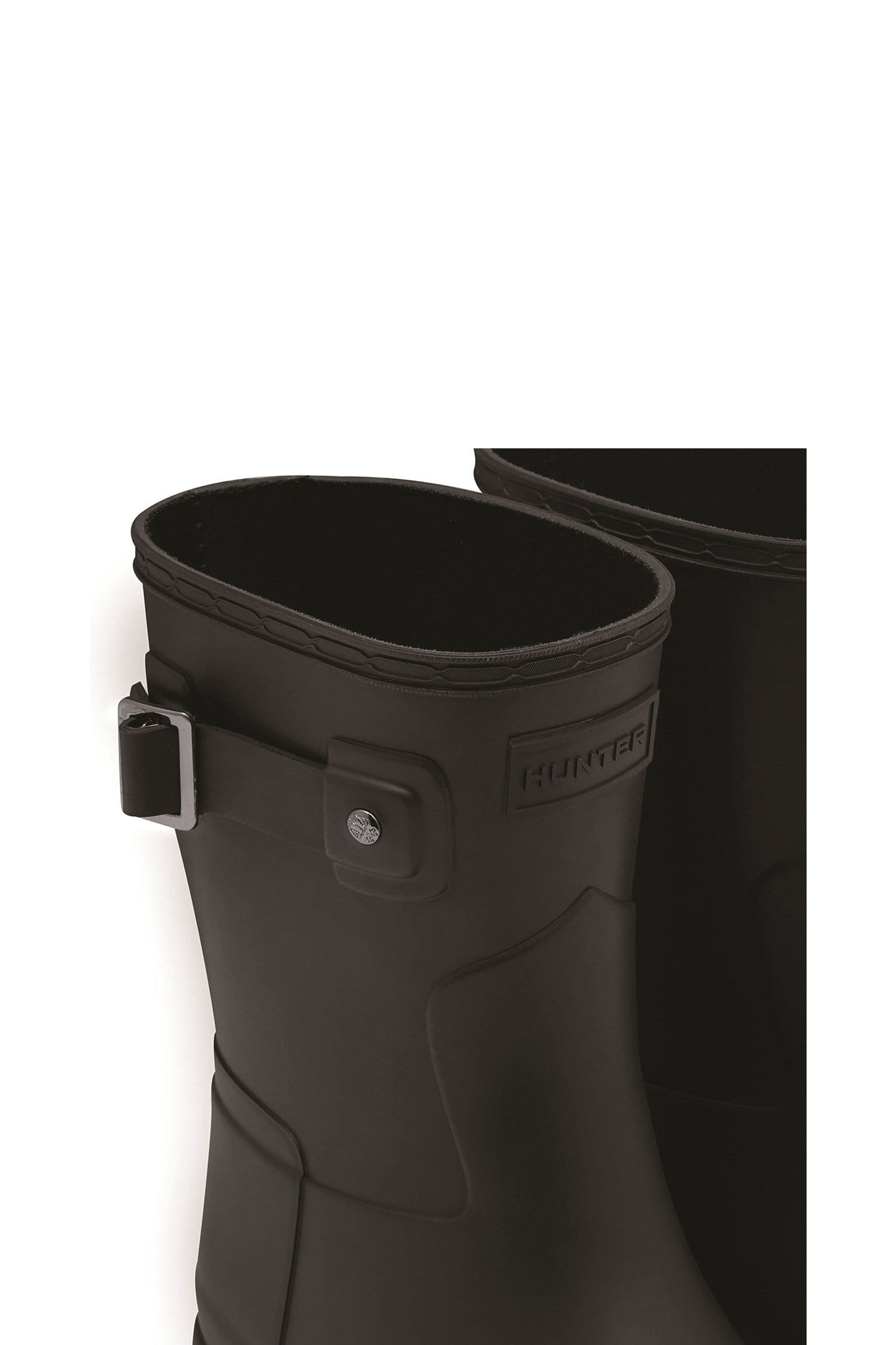 Narrow deals fit wellies