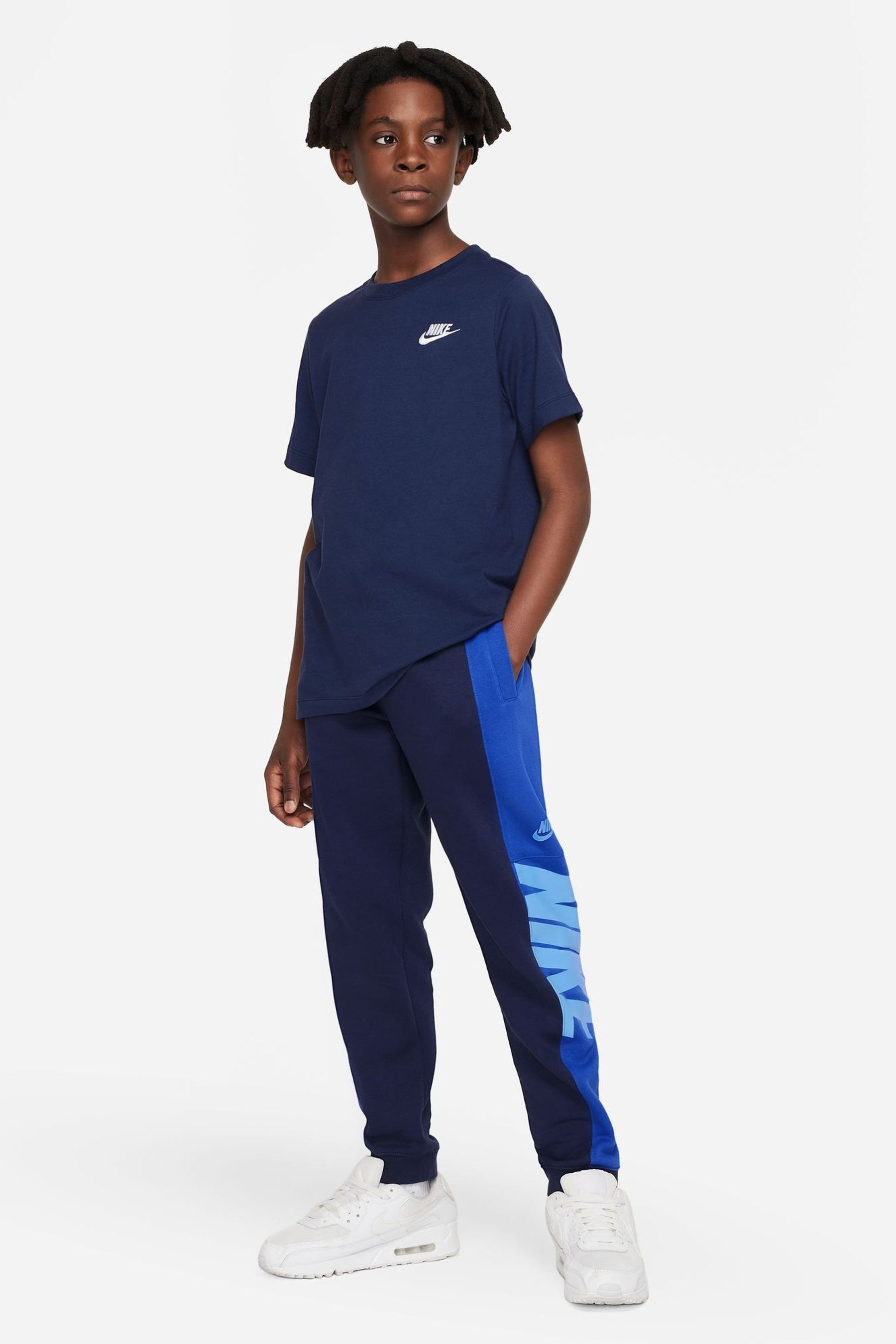 Dark blue new arrivals nike outfit