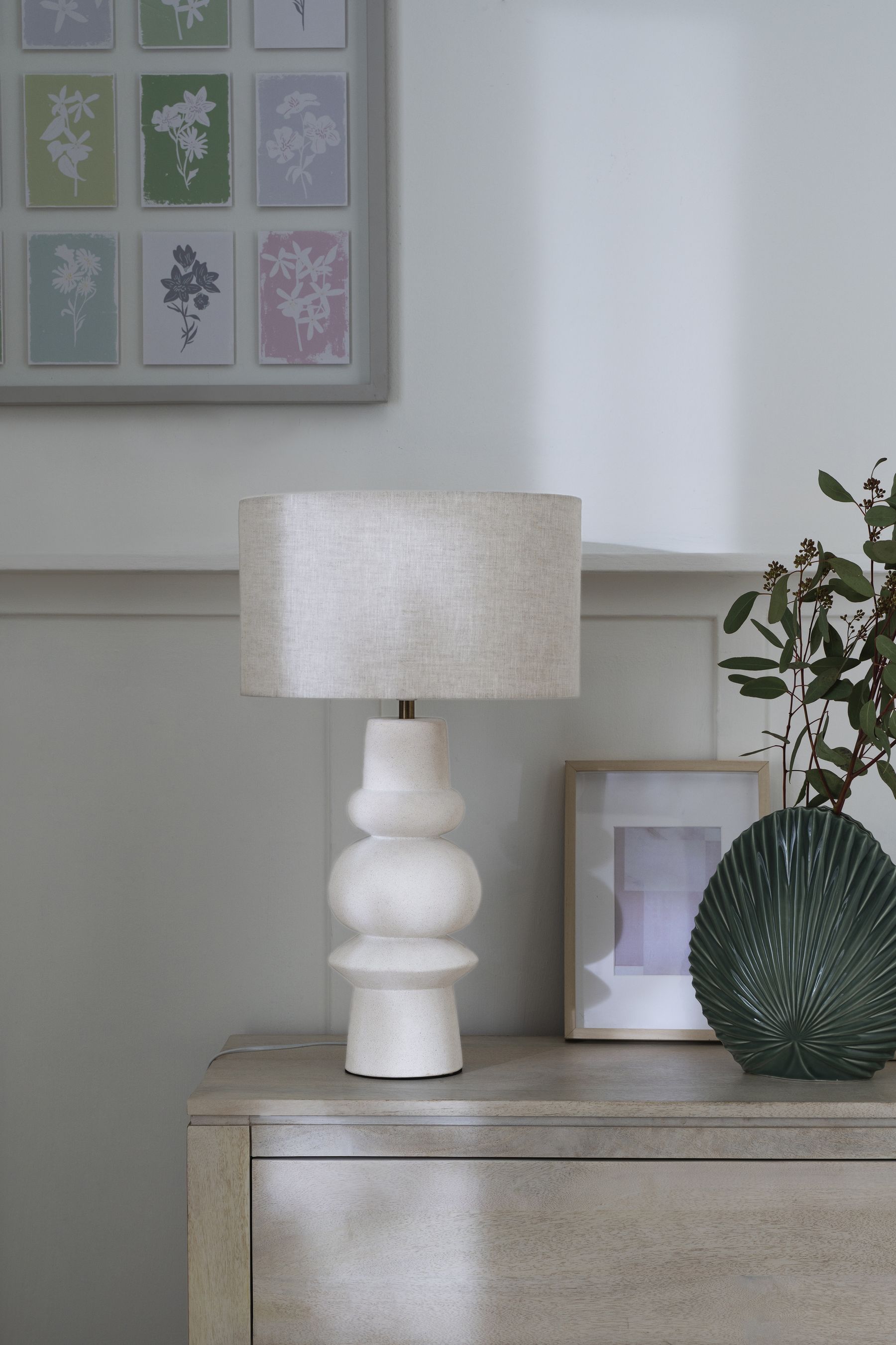 Modern totem hot sale table lamp
