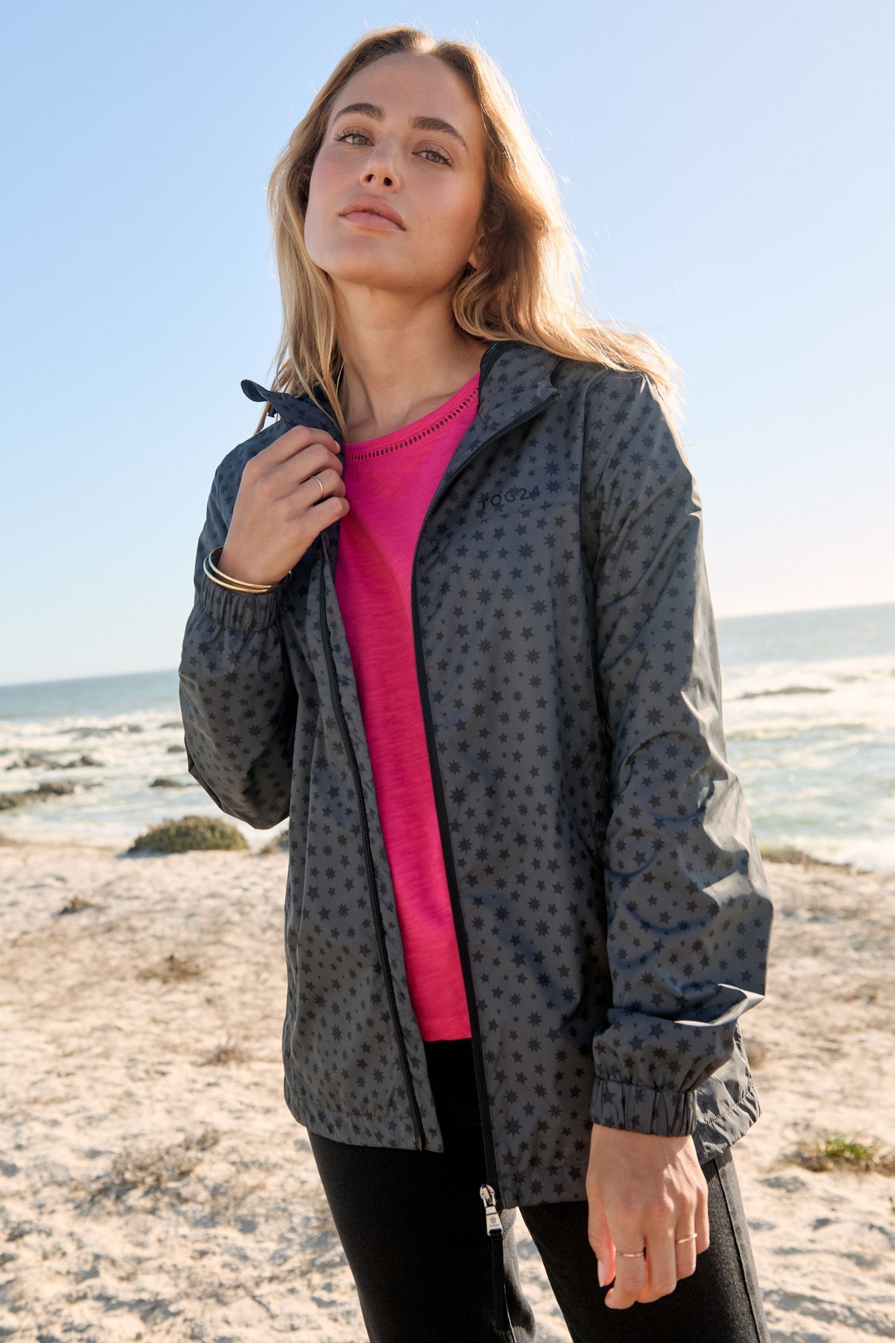 Black packaway jacket hotsell