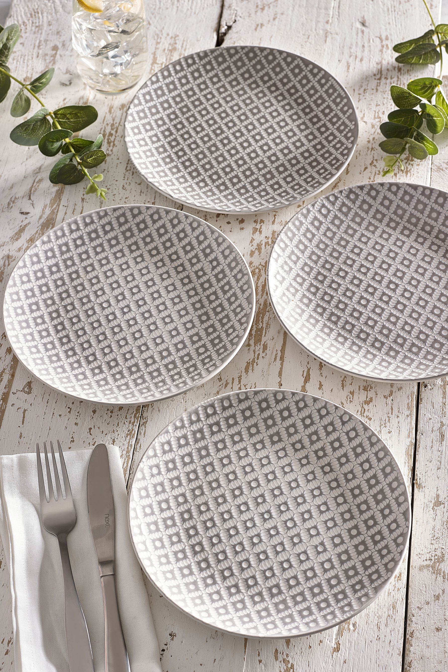 Next plates outlet