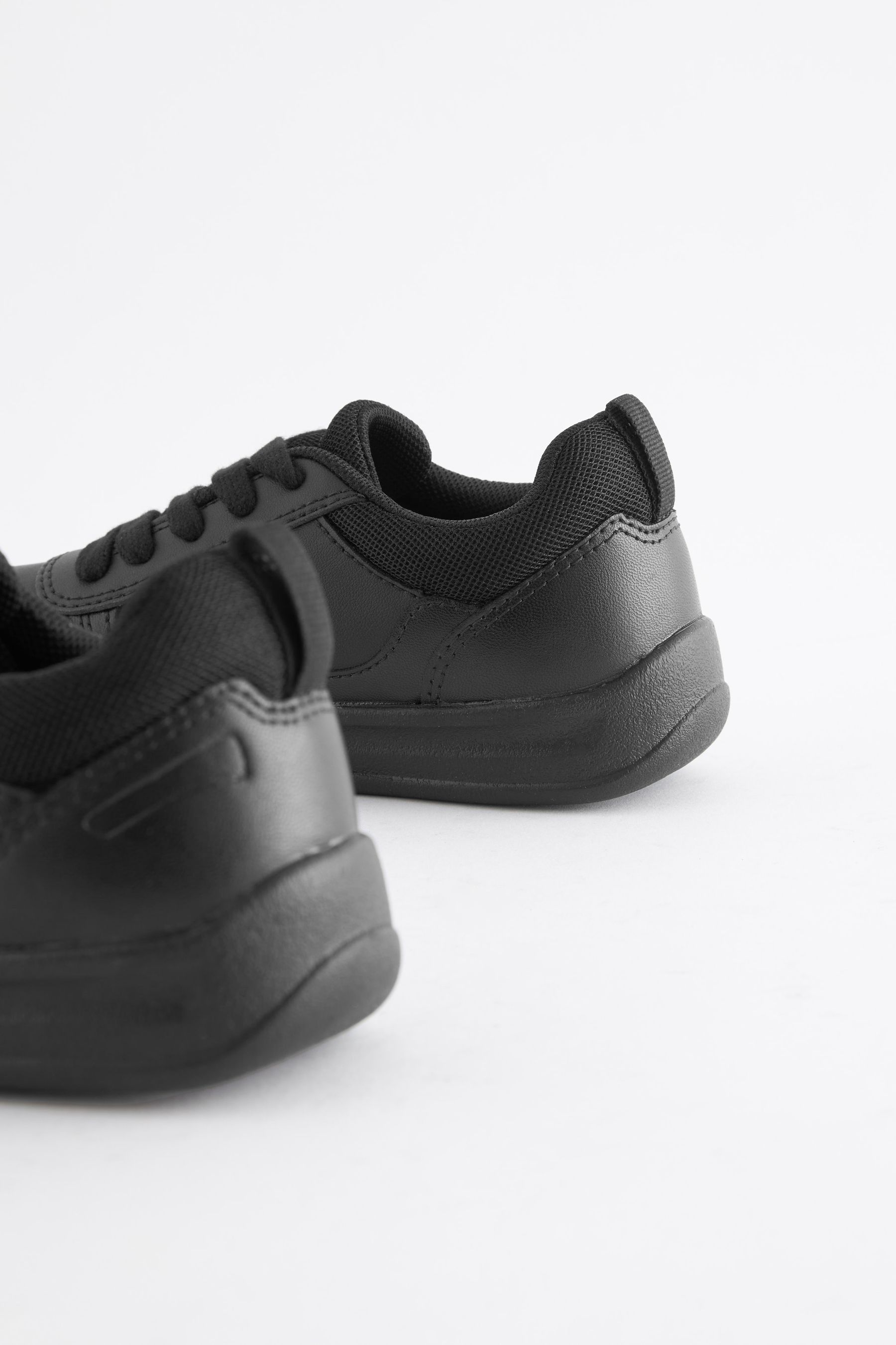 Boys wide fit trainers store
