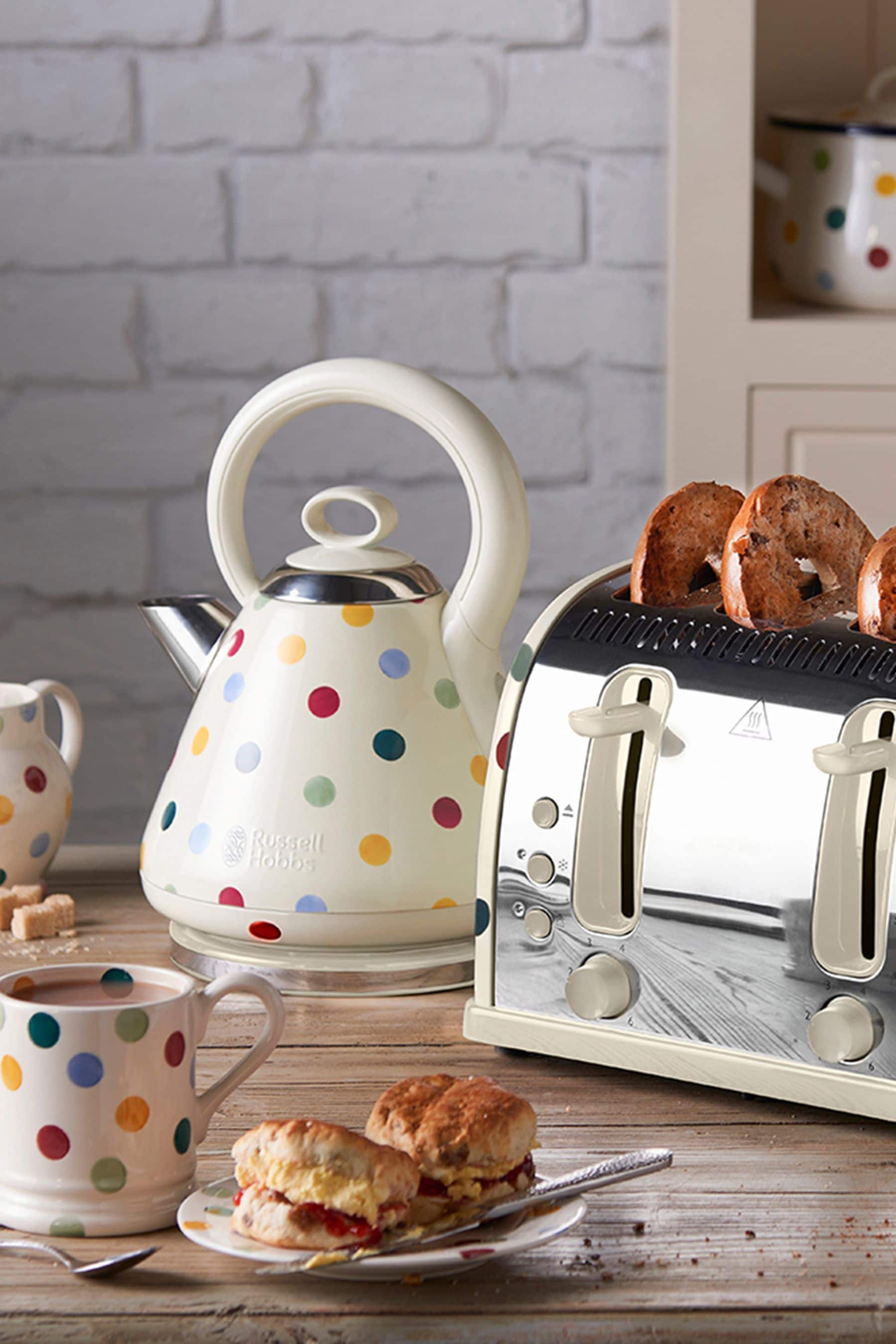Emma Bridgewater Cream Polka Dot Cream Kettle by Russell Hobbs