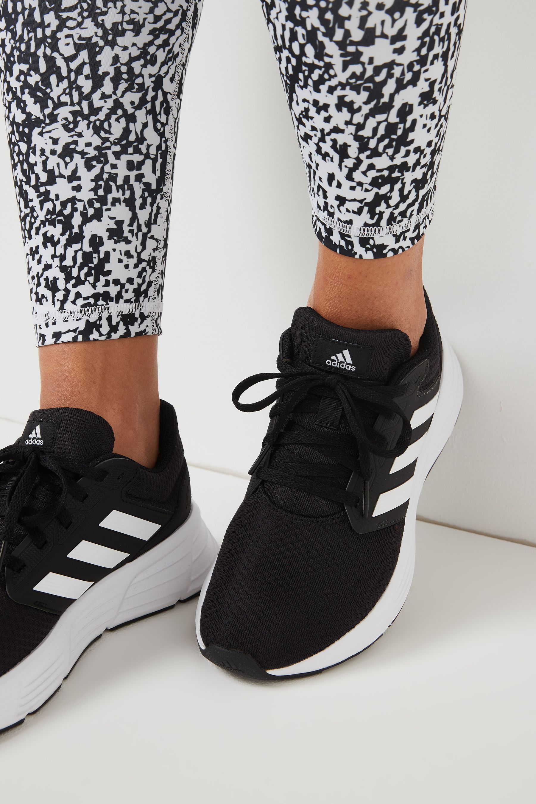 Adidas trainers online black size 6