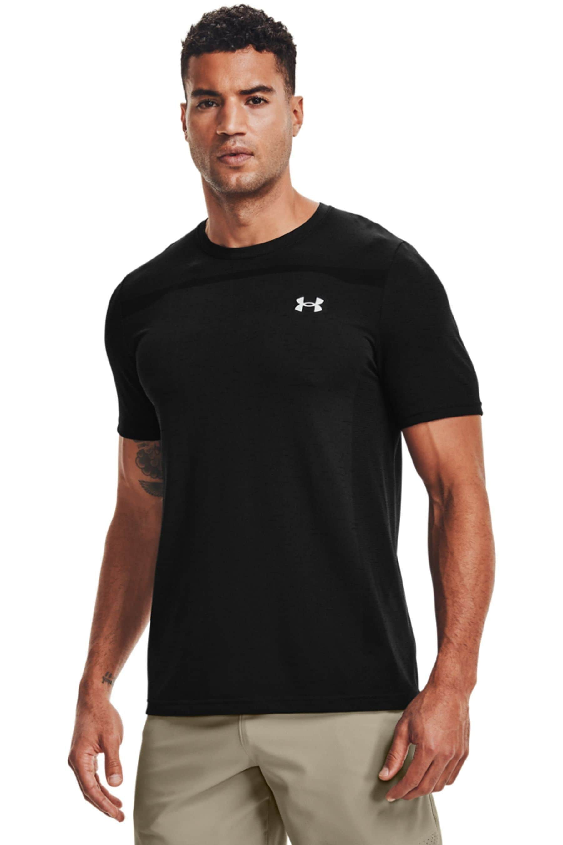 Under armour t shirt outlet black