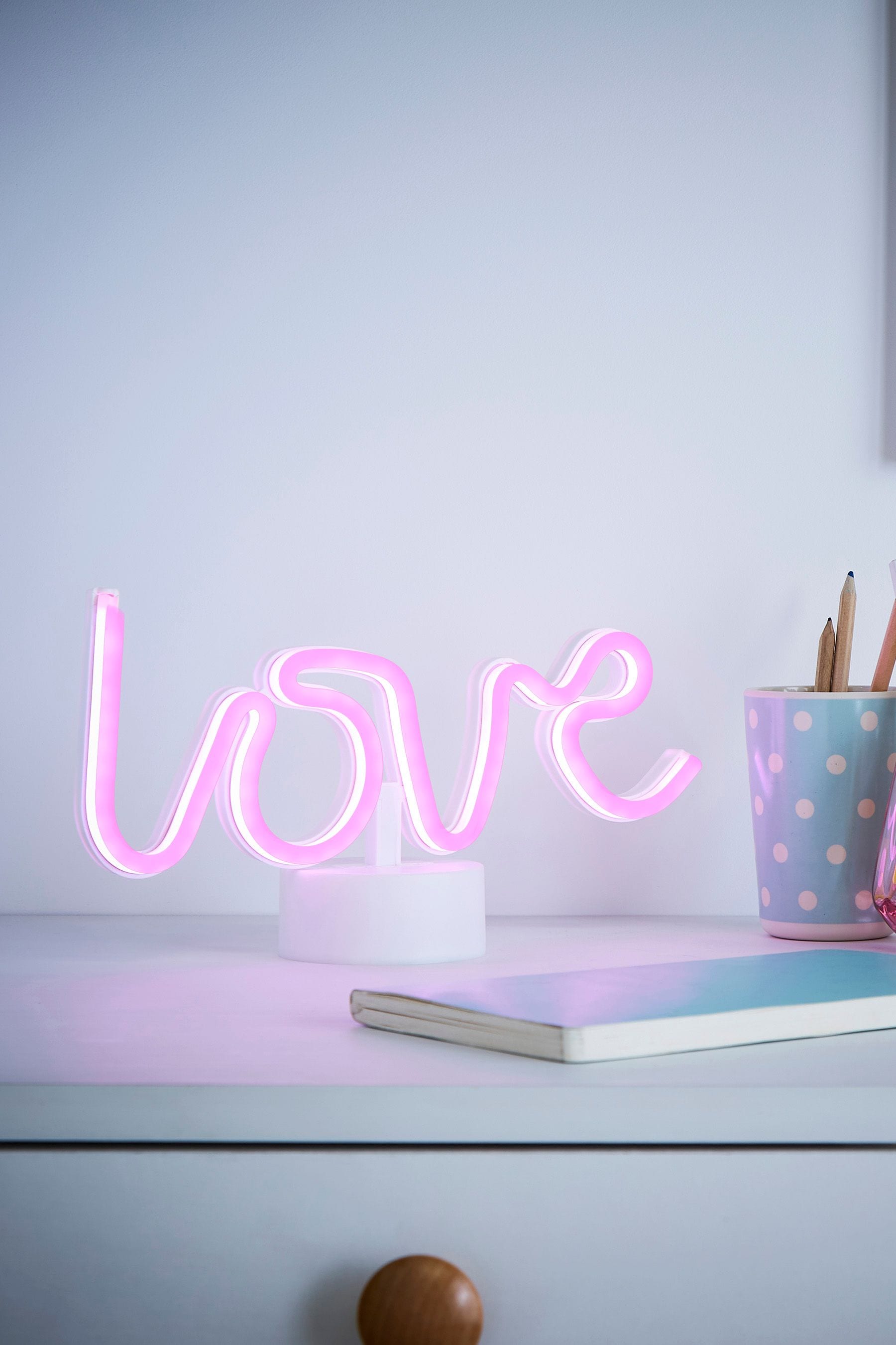 neon love table lamp