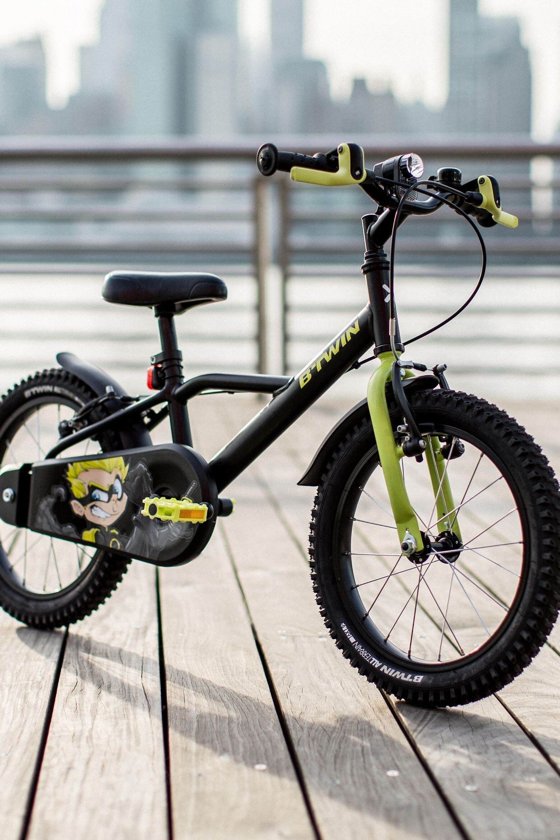 Decathlon dark hero 500 best sale