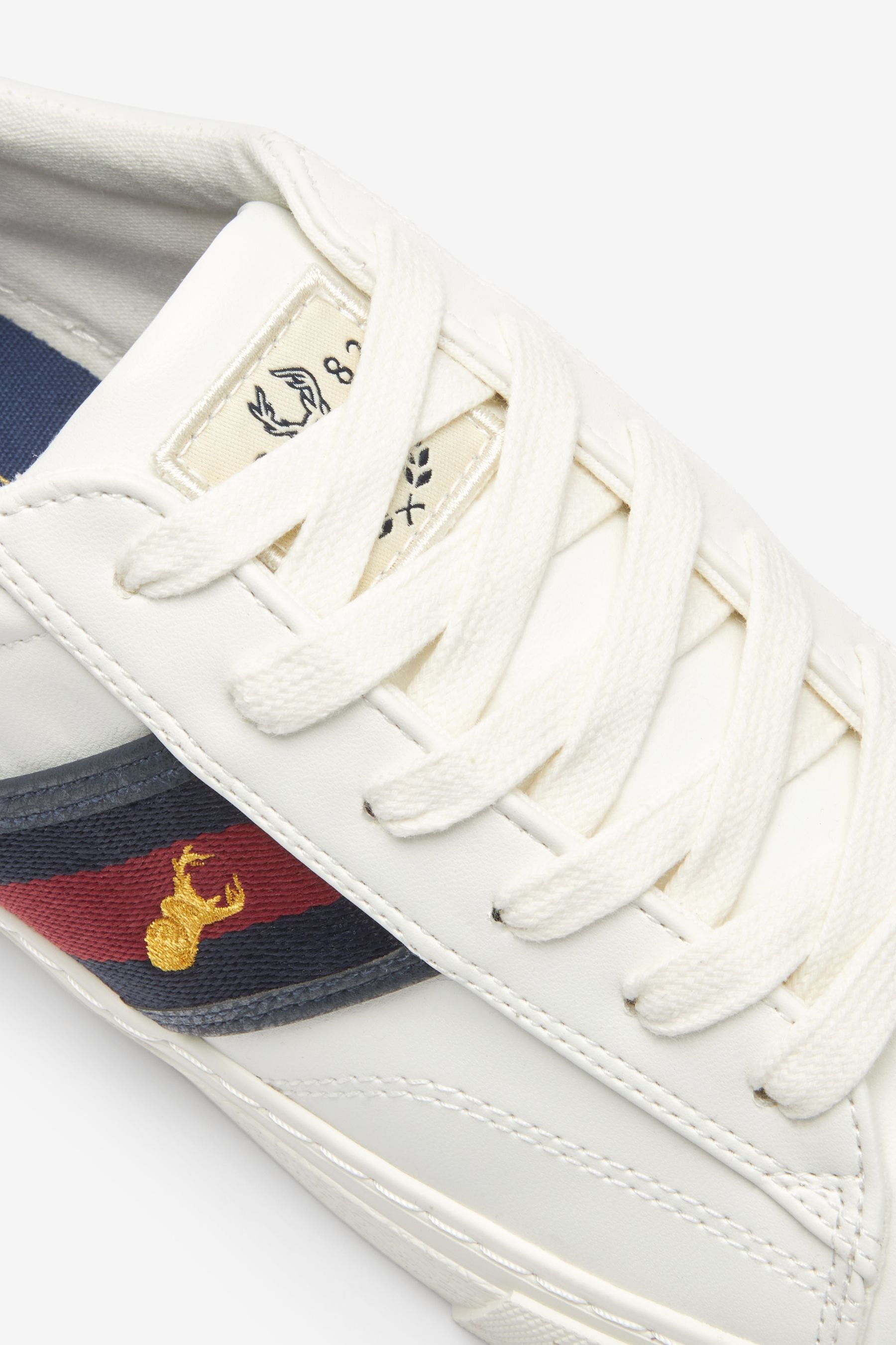 White stag hot sale shoes website