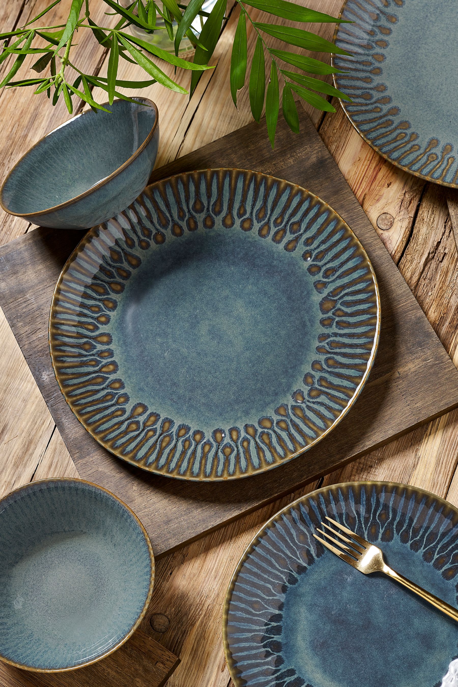Teal dinnerware top