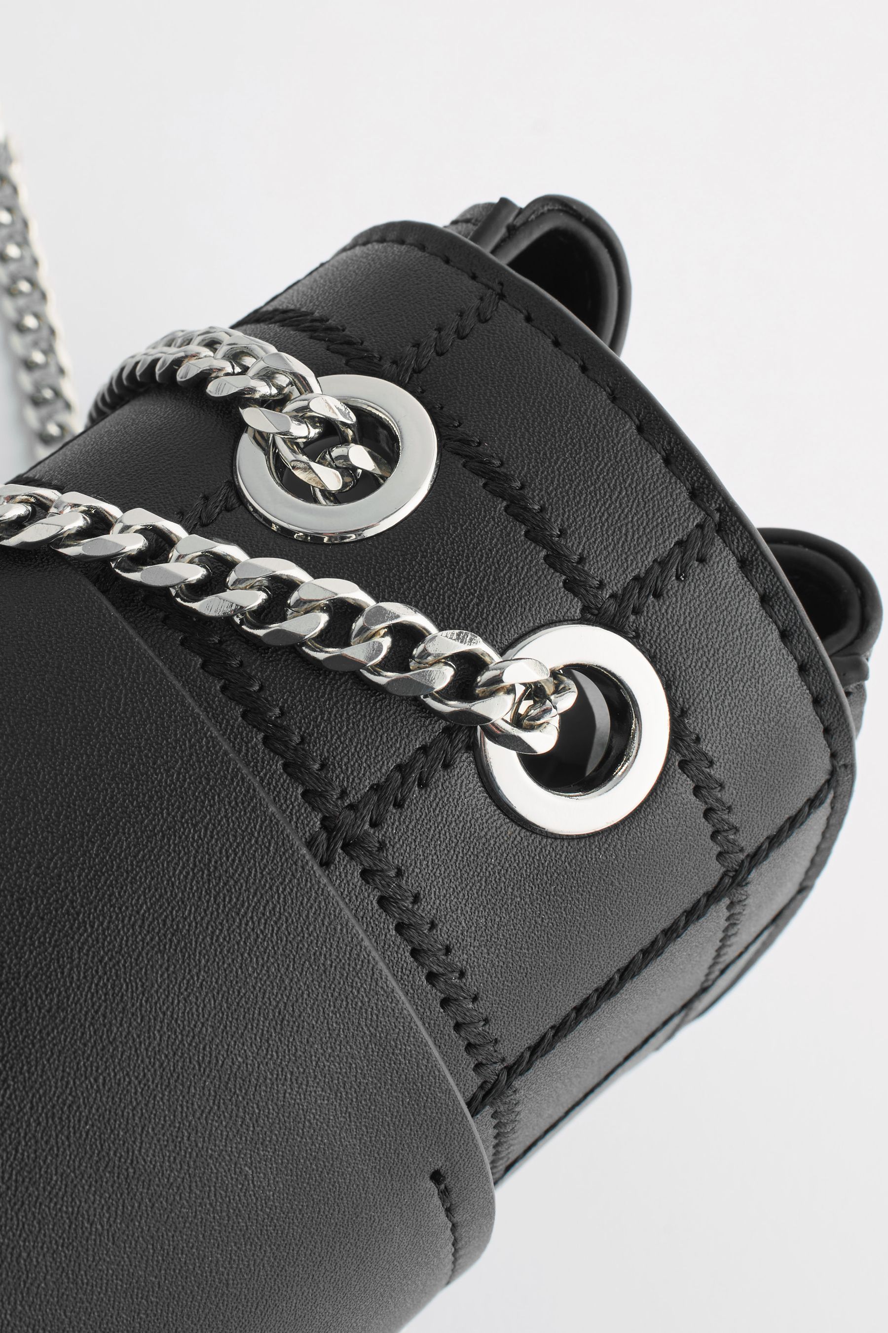 Silver chain black new arrivals crossbody bag