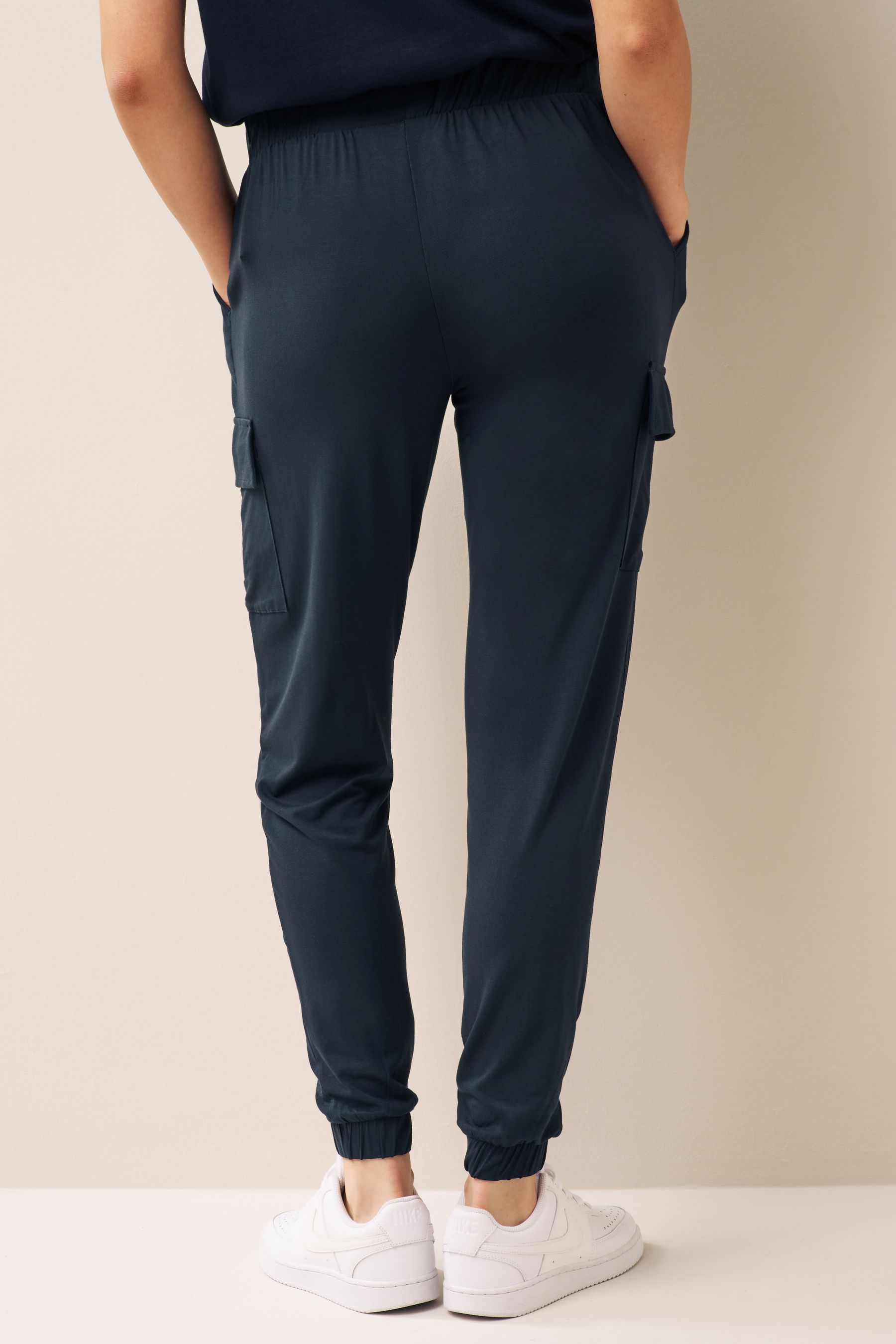 Navy blue sales khaki joggers