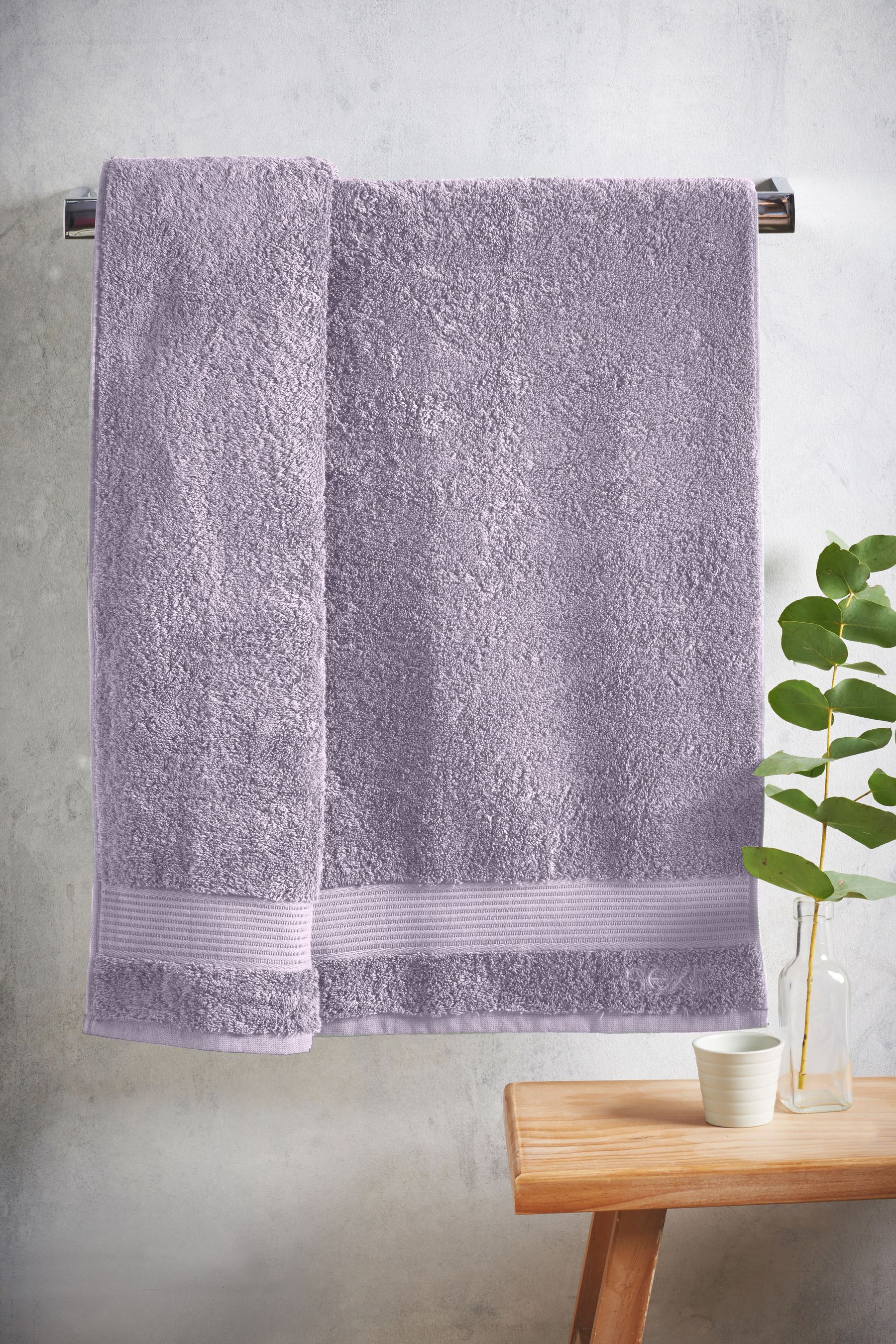 Lilac top bathroom towels