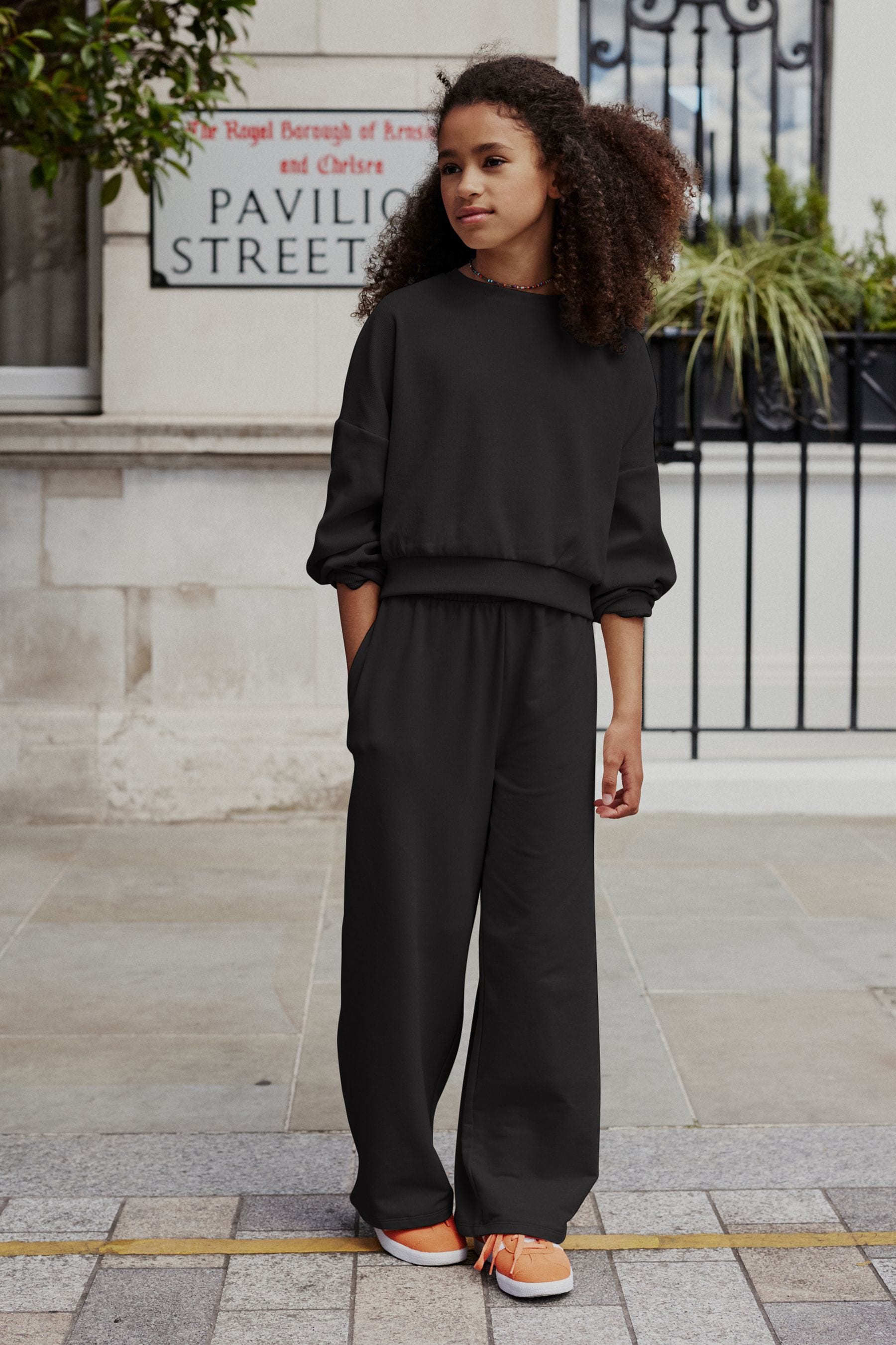 Wide leg black store joggers