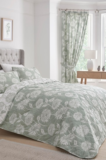 D&D Green Chrysanthemum Quilted Bedspread