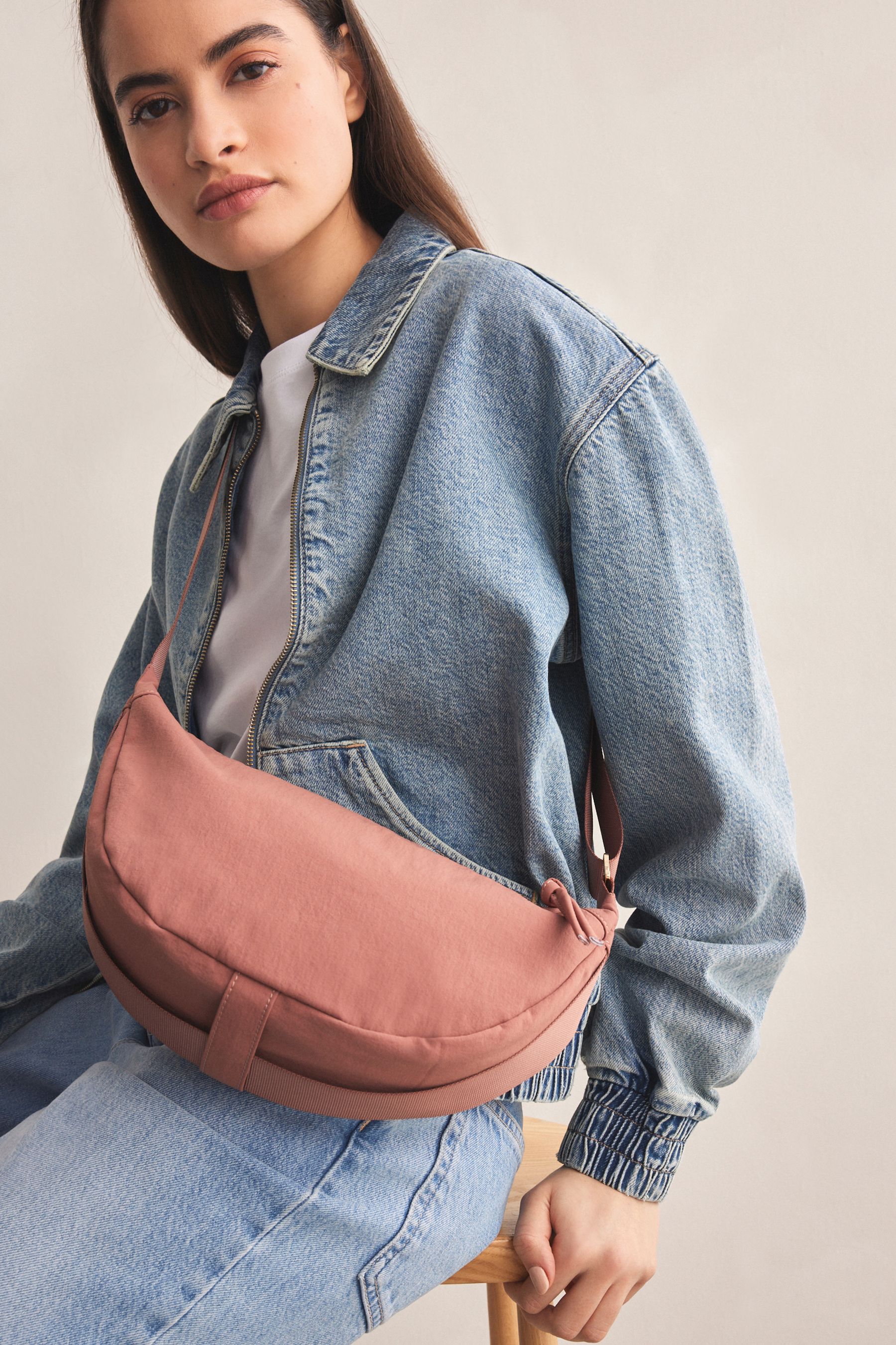 Sling best sale bag pink
