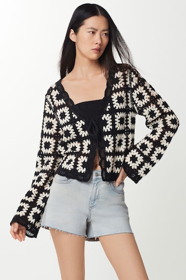 Black/White Longe Sleeve Crochet Cardigan