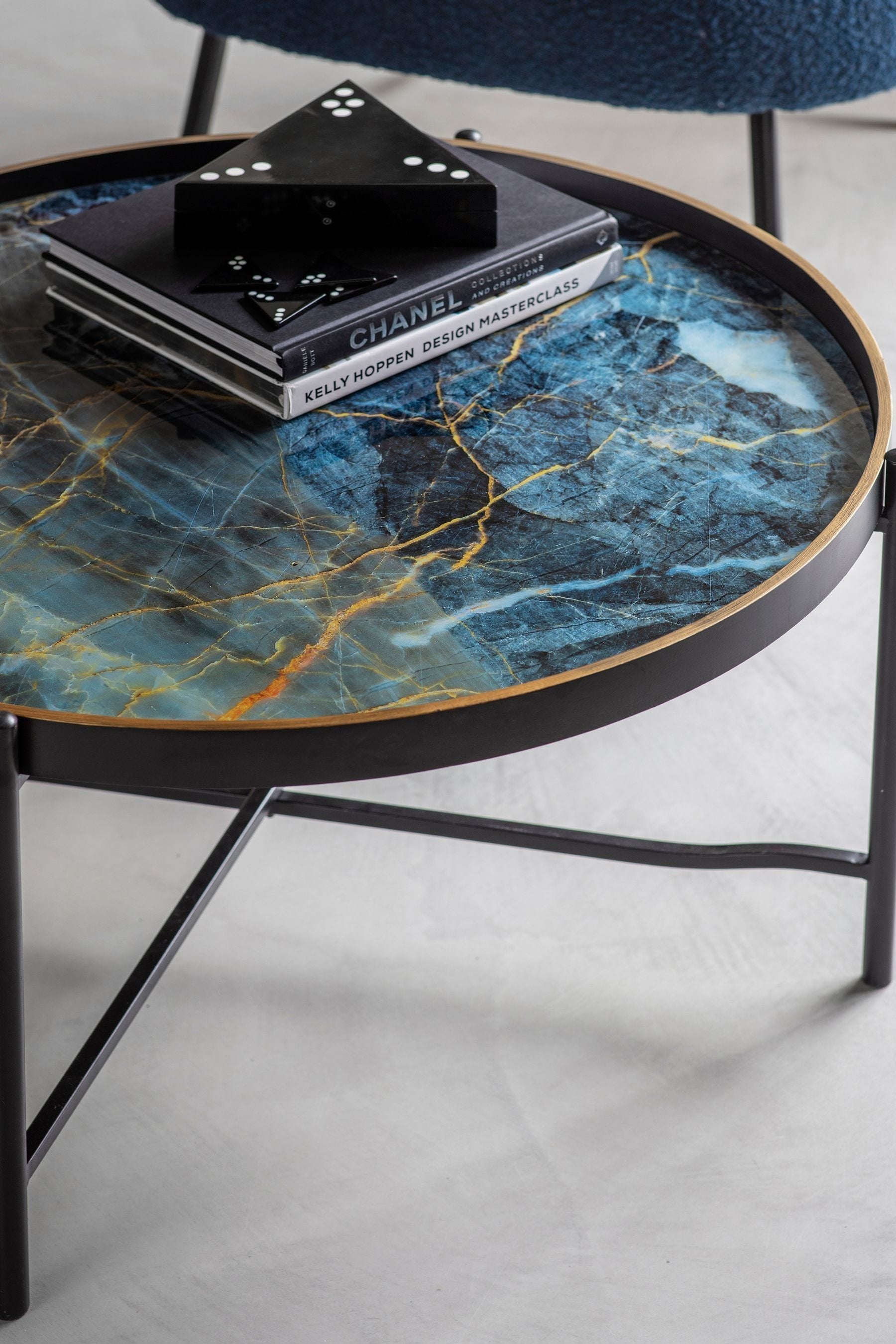 Black tray coffee table deals
