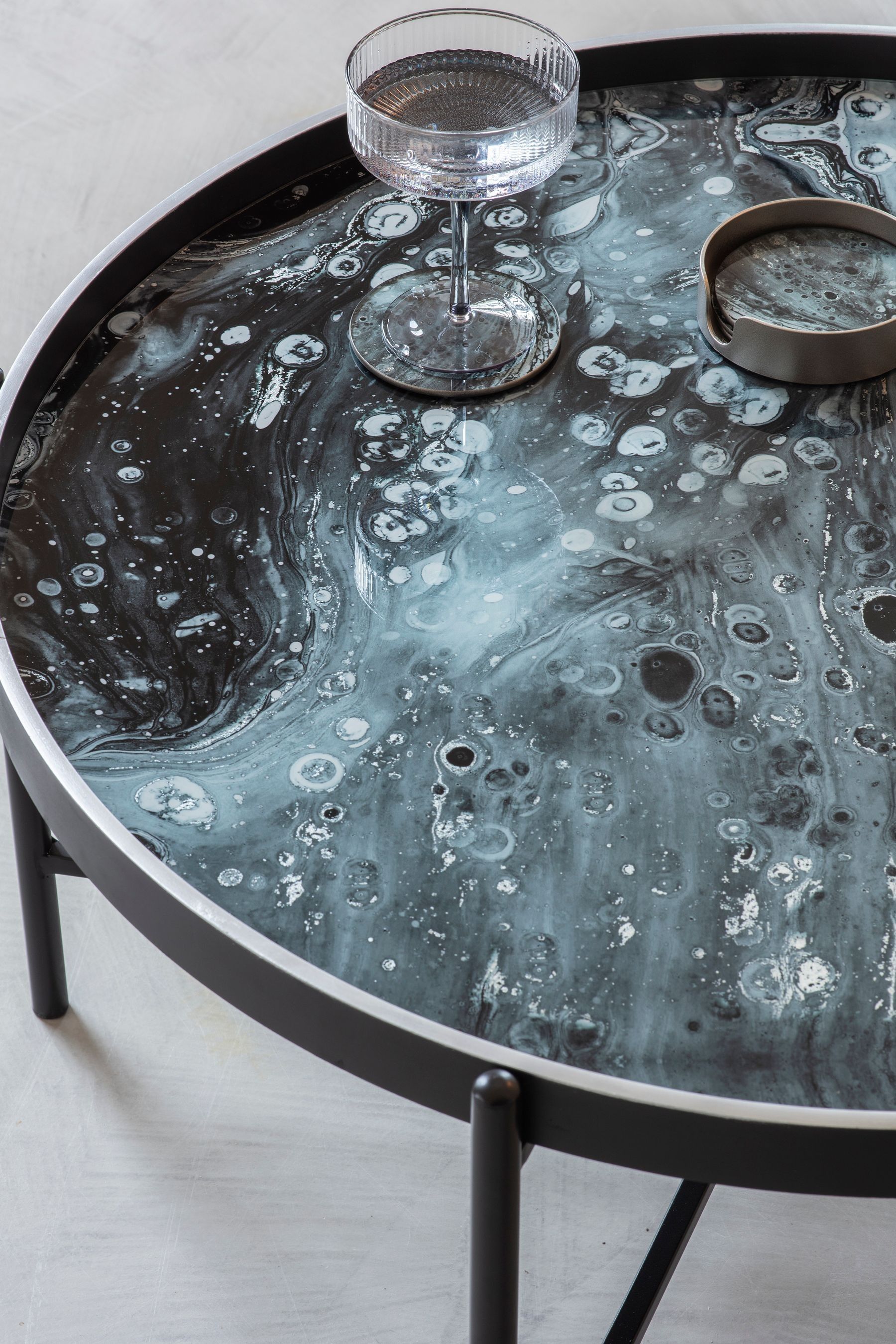 Round coffee deals tray