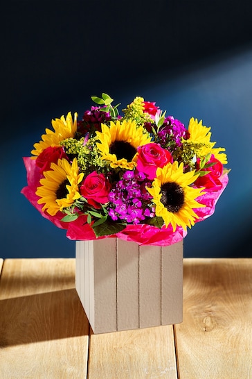 Bright Sunflower Fresh Flower Bouquet in Hatbox