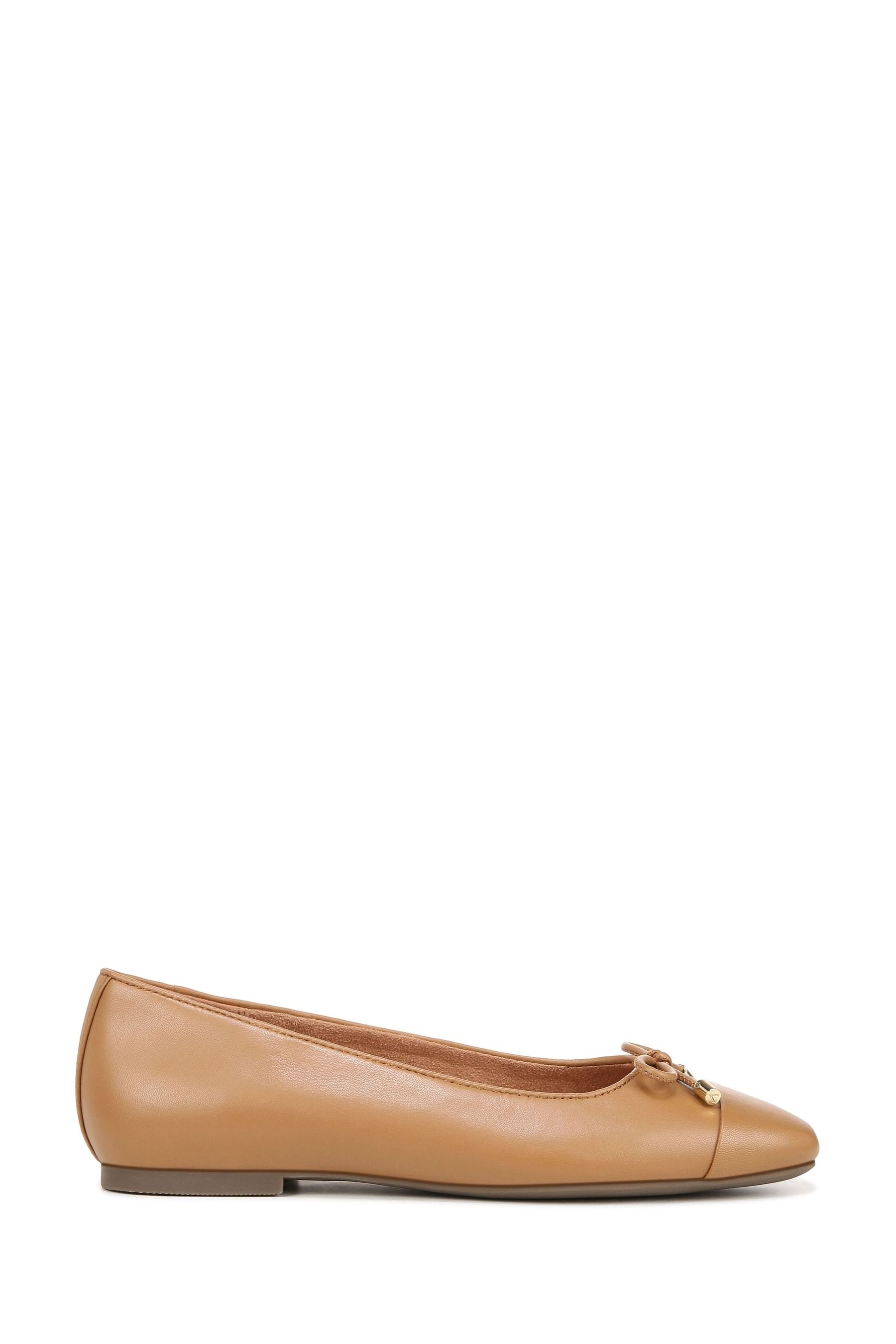 Vionic shoes discount wide fit