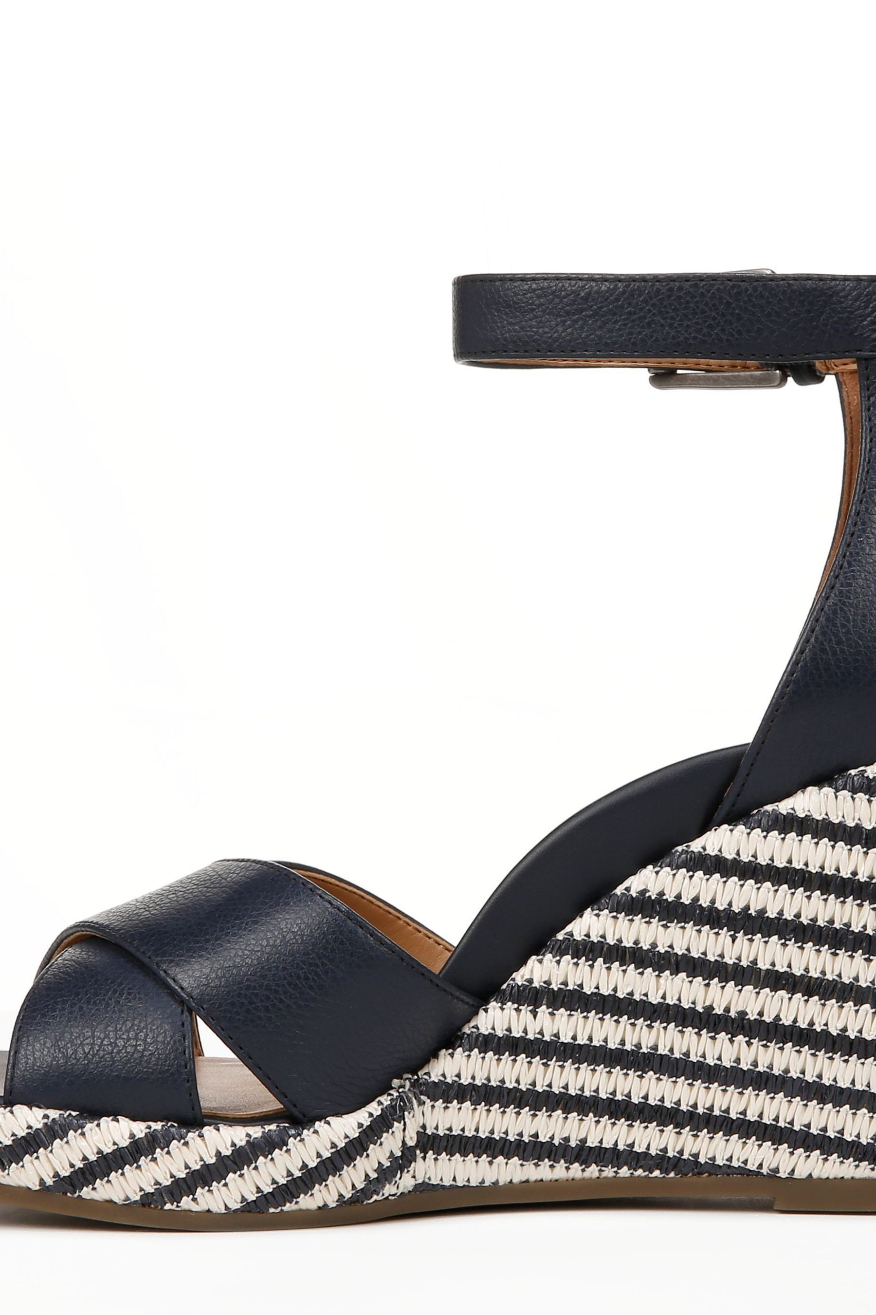 Vionic white hot sale wedge sandals