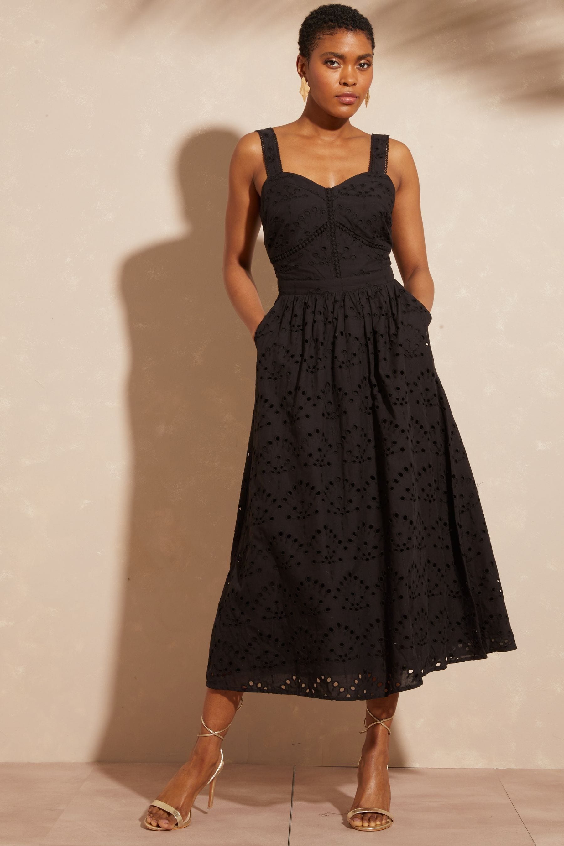 Black dress lace trim best sale