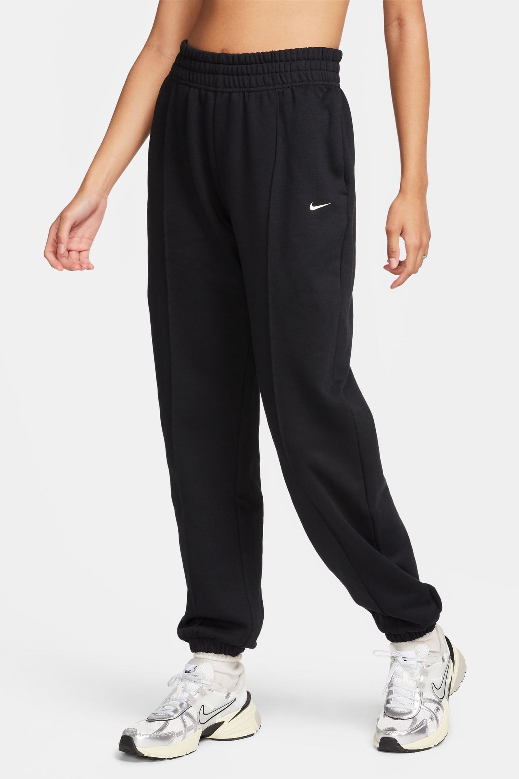 Nike joggers hot sale next