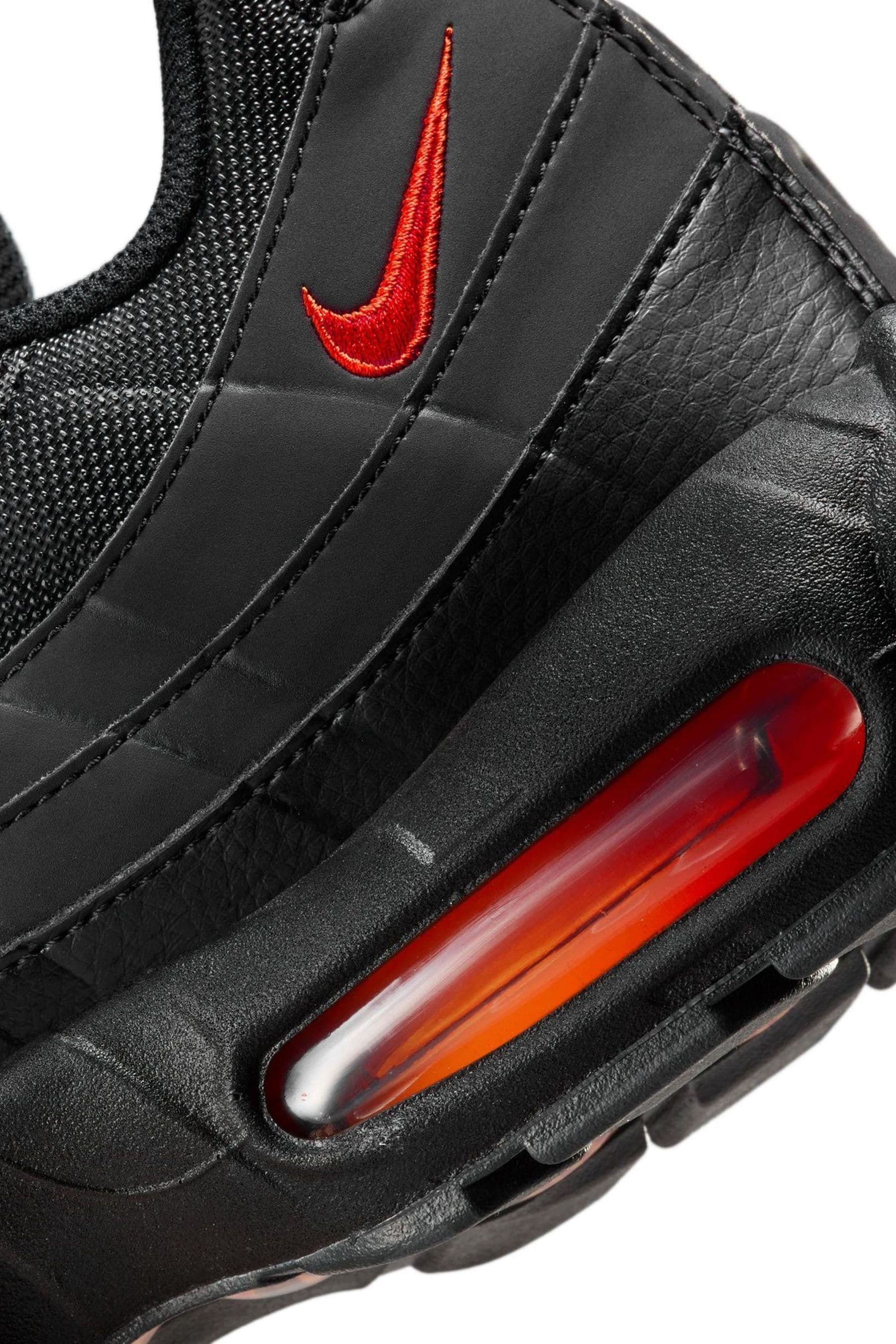 Nike red sales trainers mens
