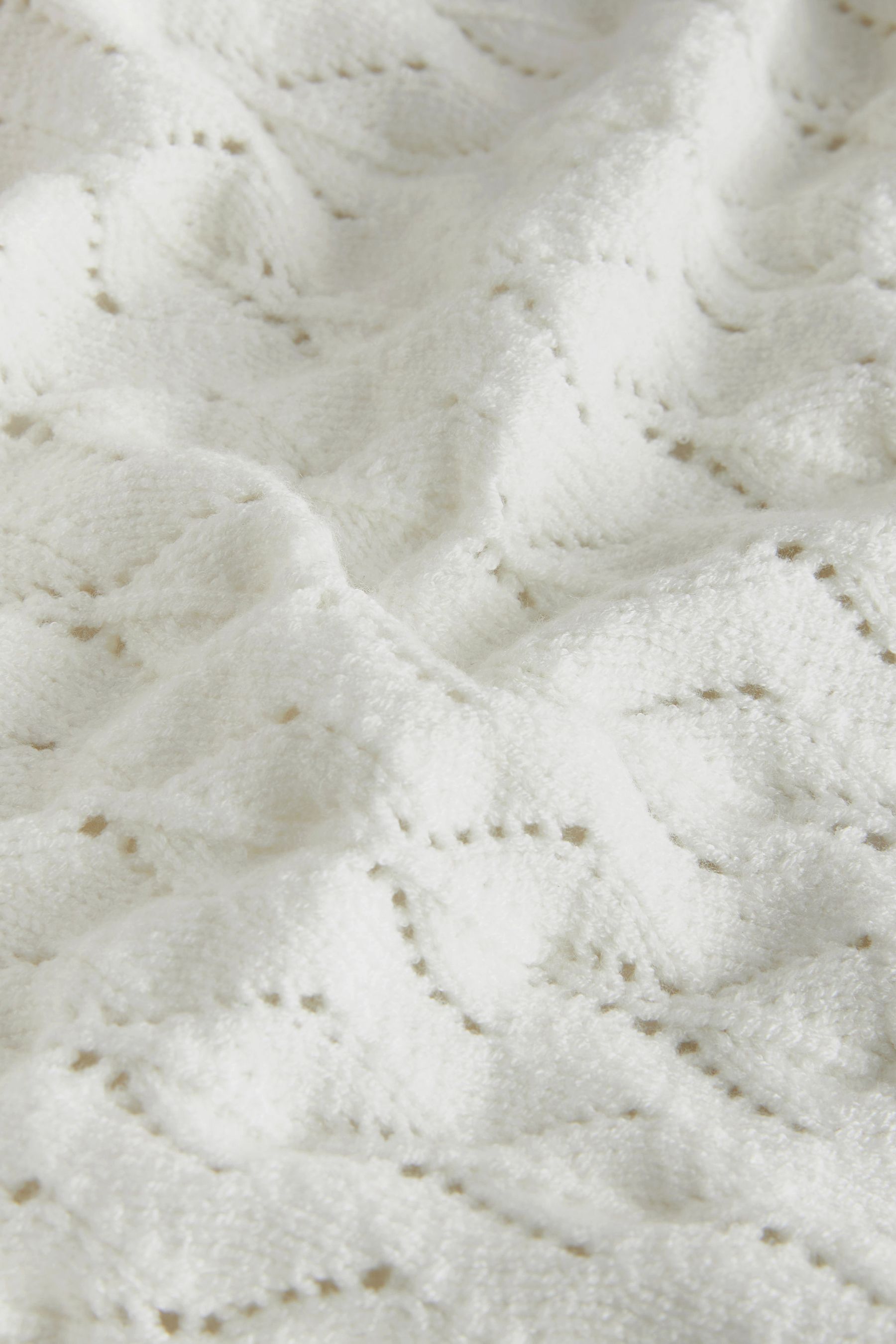 White knitted hotsell baby blanket