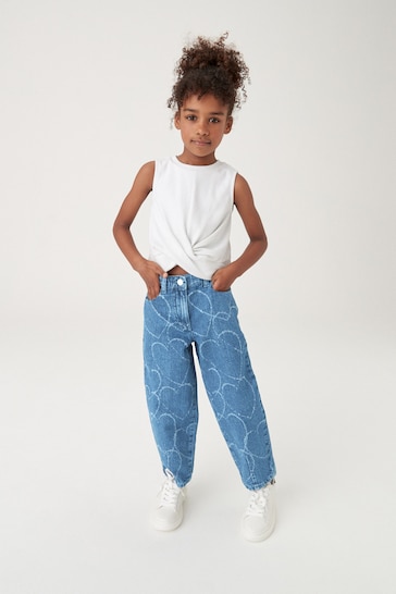 Shorts per bambino in cotone nero con stampa sulla gamba sinistra e fondo tie-dye