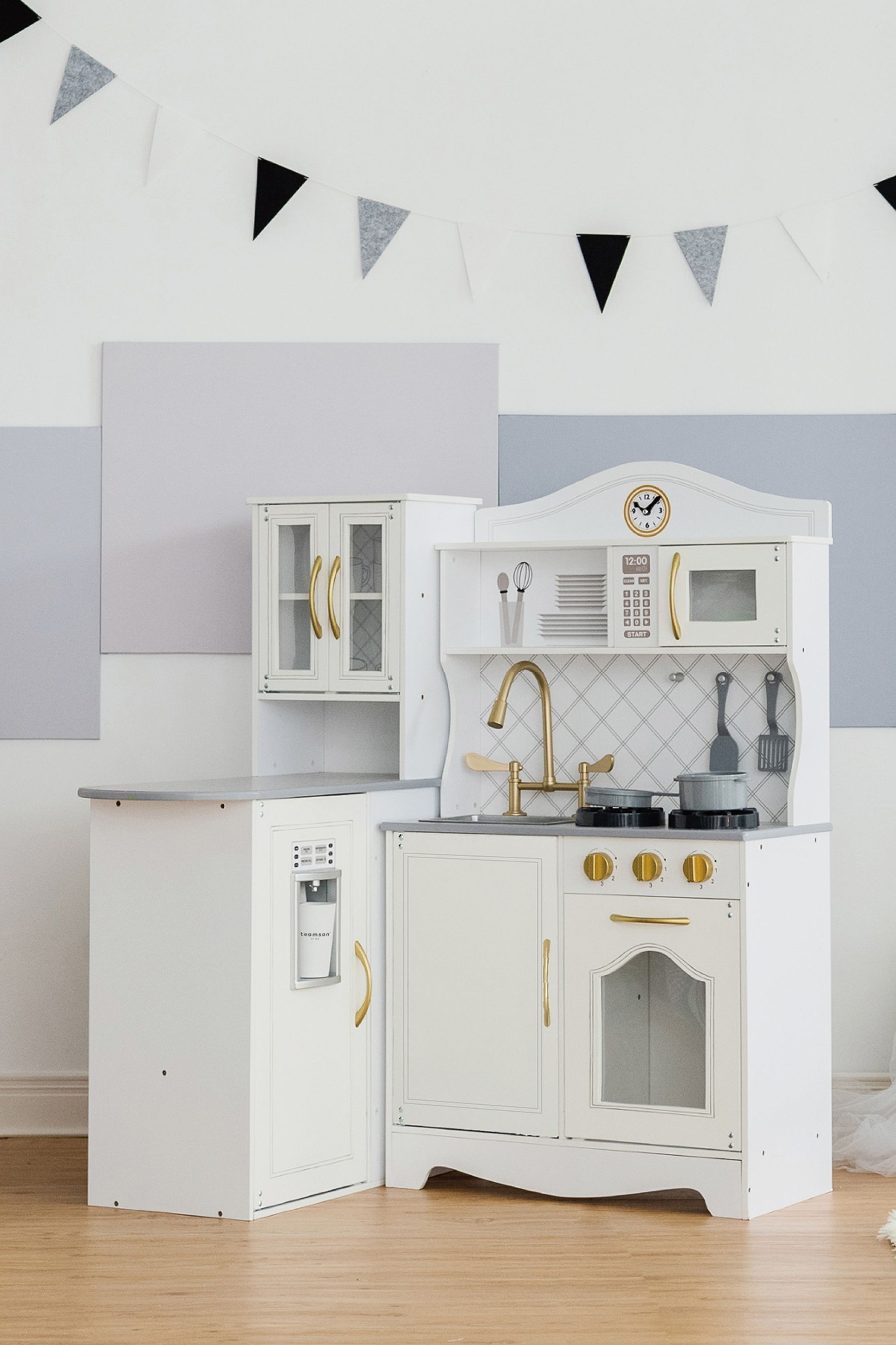 Buy Teamson Home White Upper East Interactive Wooden Play Kitchen