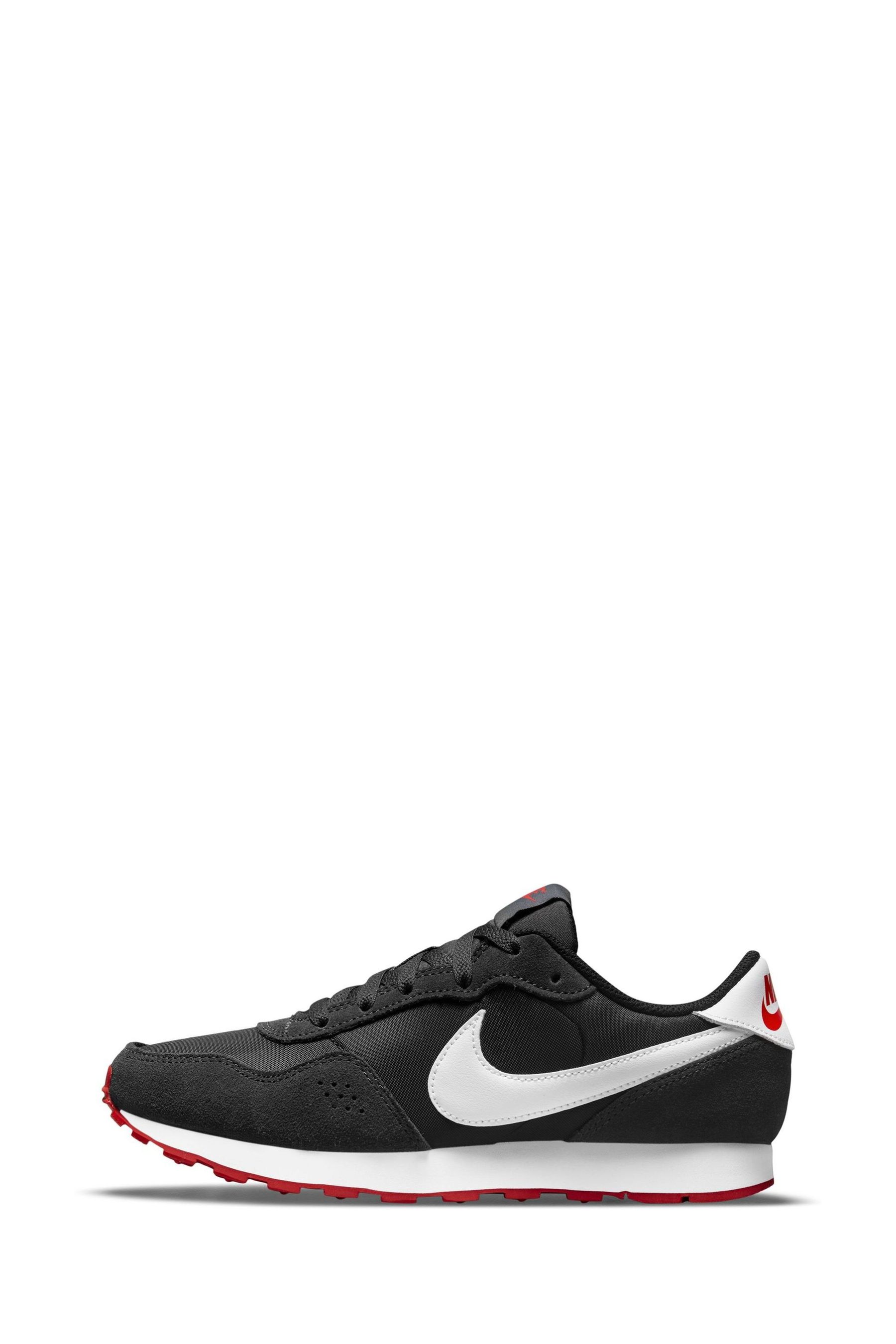 Nike Black Red MD Valiant Youth Trainers